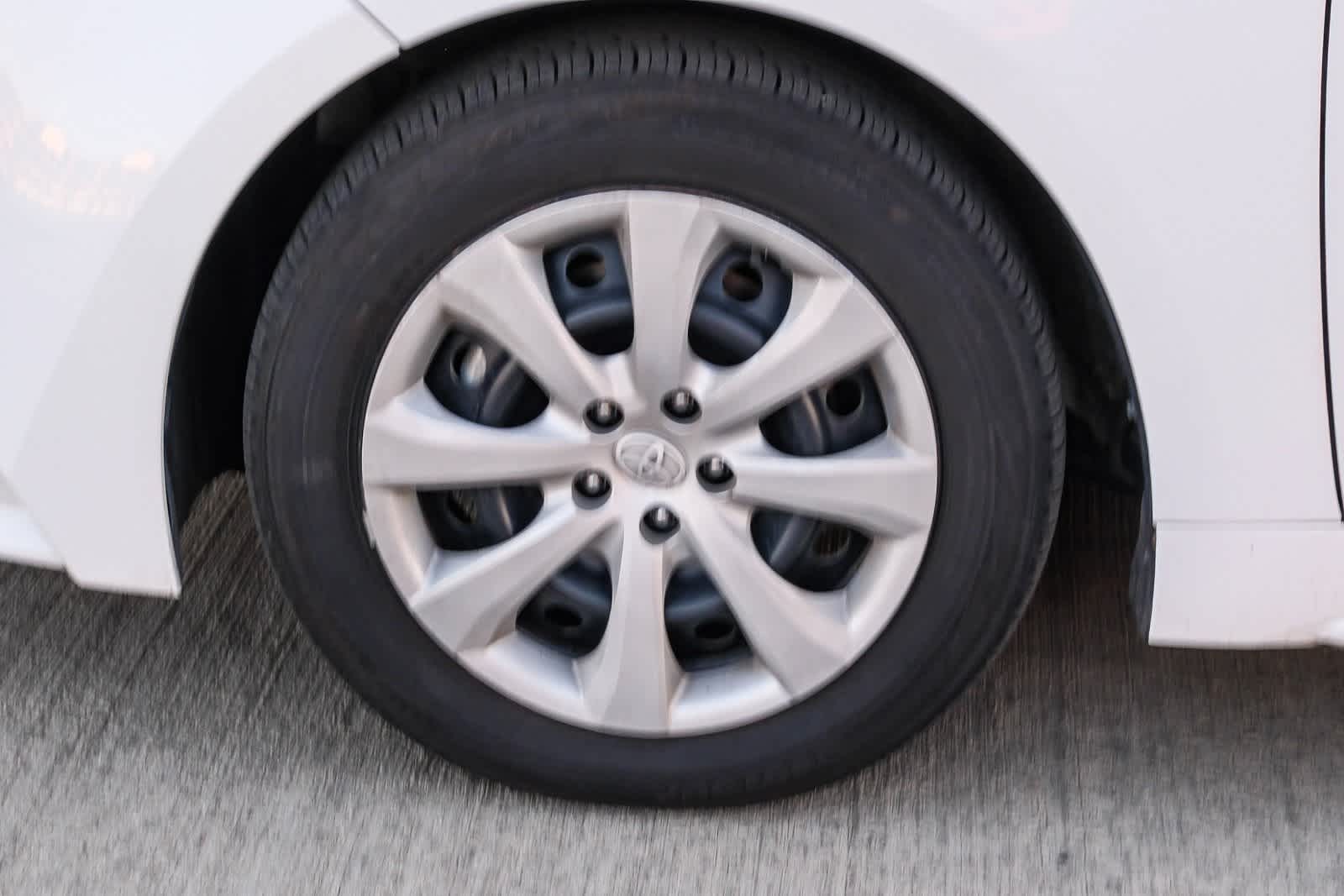 Thumbnail: 2021 Toyota Corolla - 10