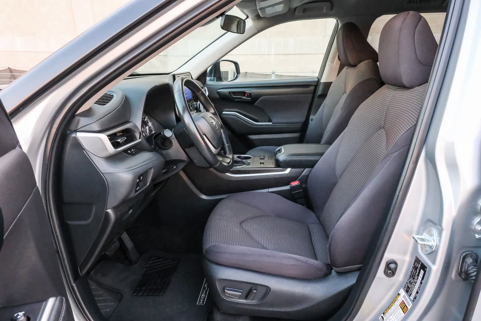 Thumbnail: 2024 Toyota Highlander - 19