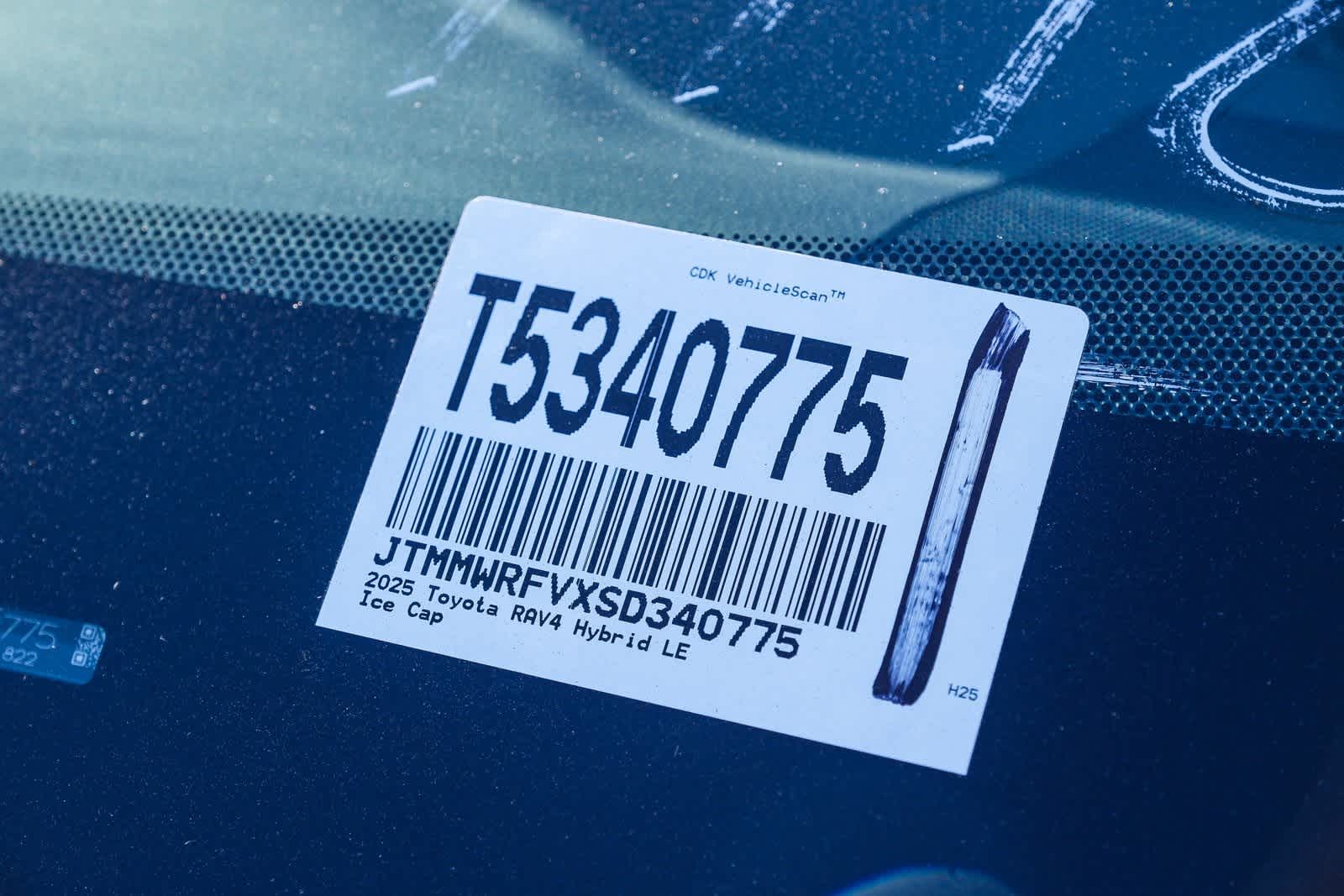 Thumbnail: 2025 Toyota RAV4 - 29