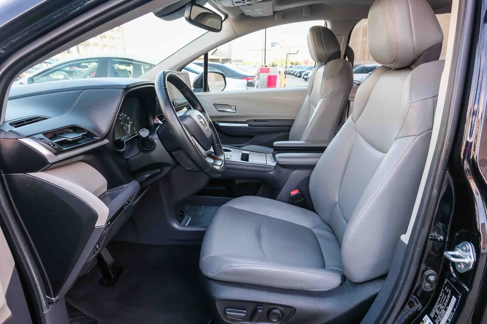 Thumbnail: 2024 Toyota Sienna - 17