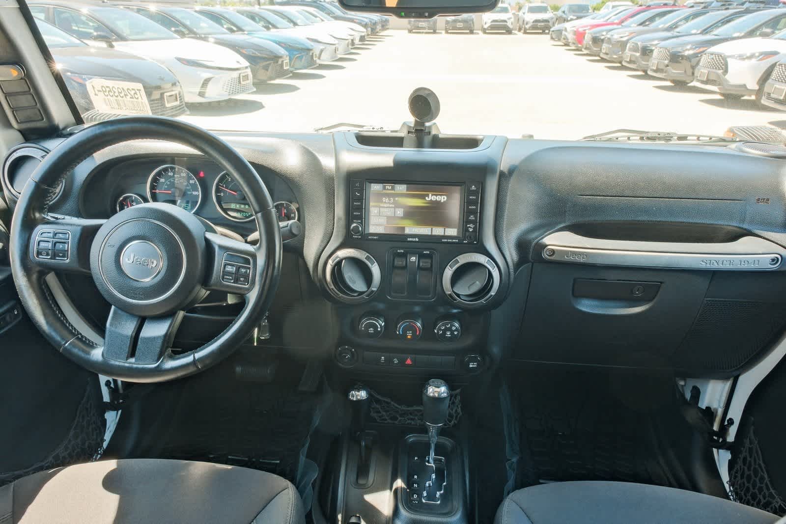 Thumbnail: 2015 Jeep Wrangler - 13