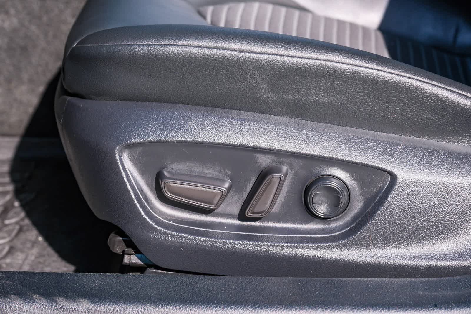 Thumbnail: 2023 Toyota Camry - 24