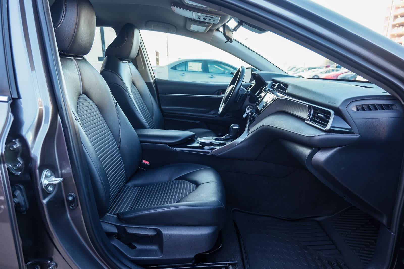 Thumbnail: 2019 Toyota Camry - 18