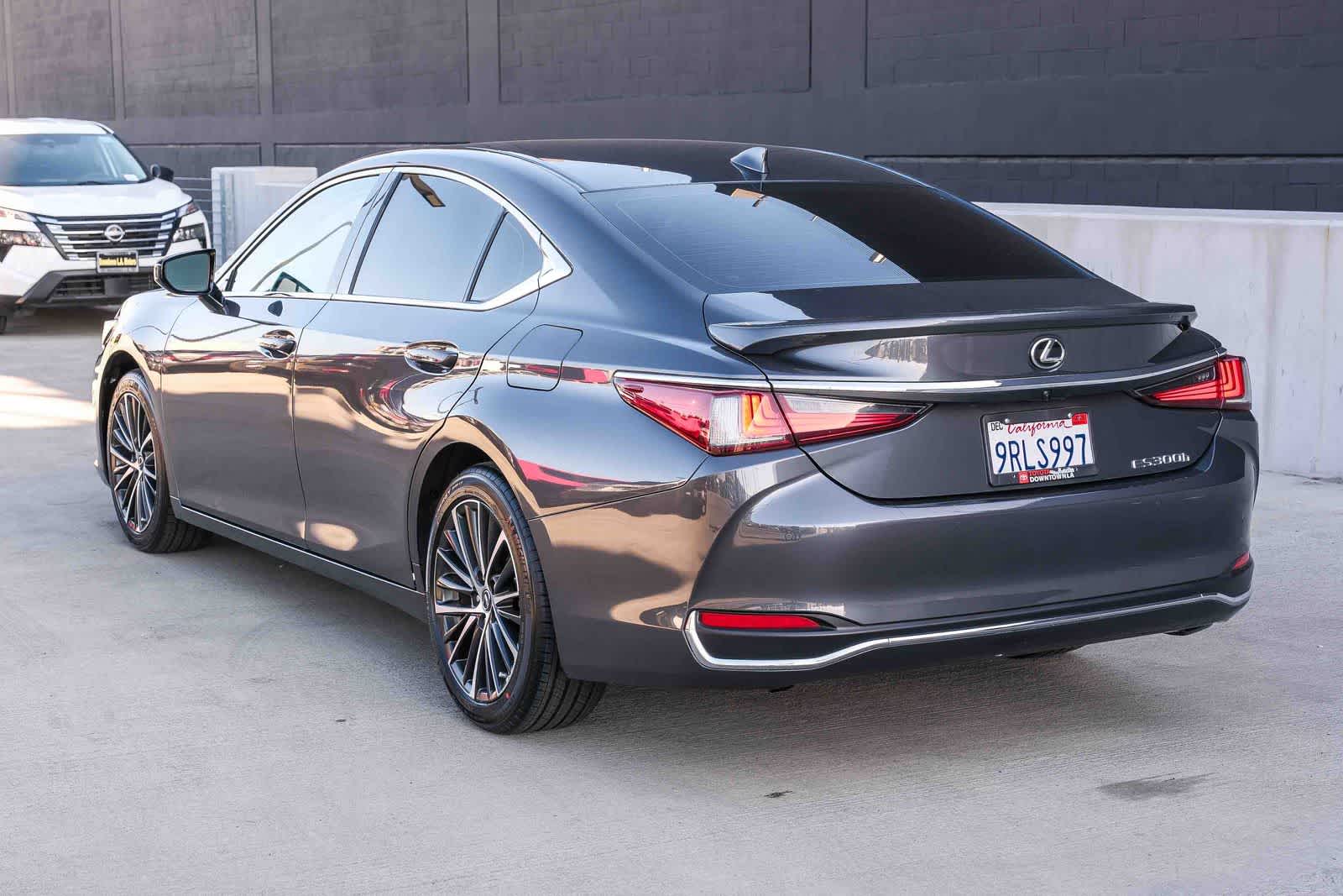Thumbnail: 2025 Lexus ES - 5