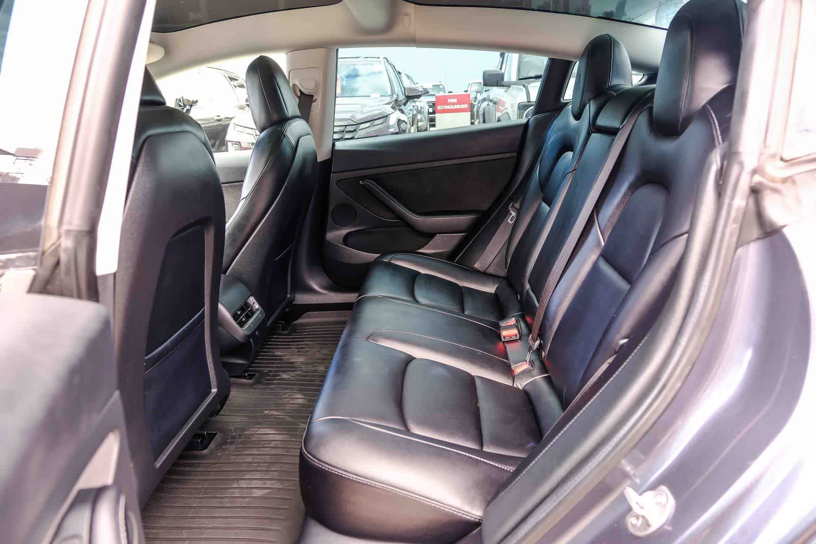 Thumbnail: 2021 Tesla Model 3 - 17