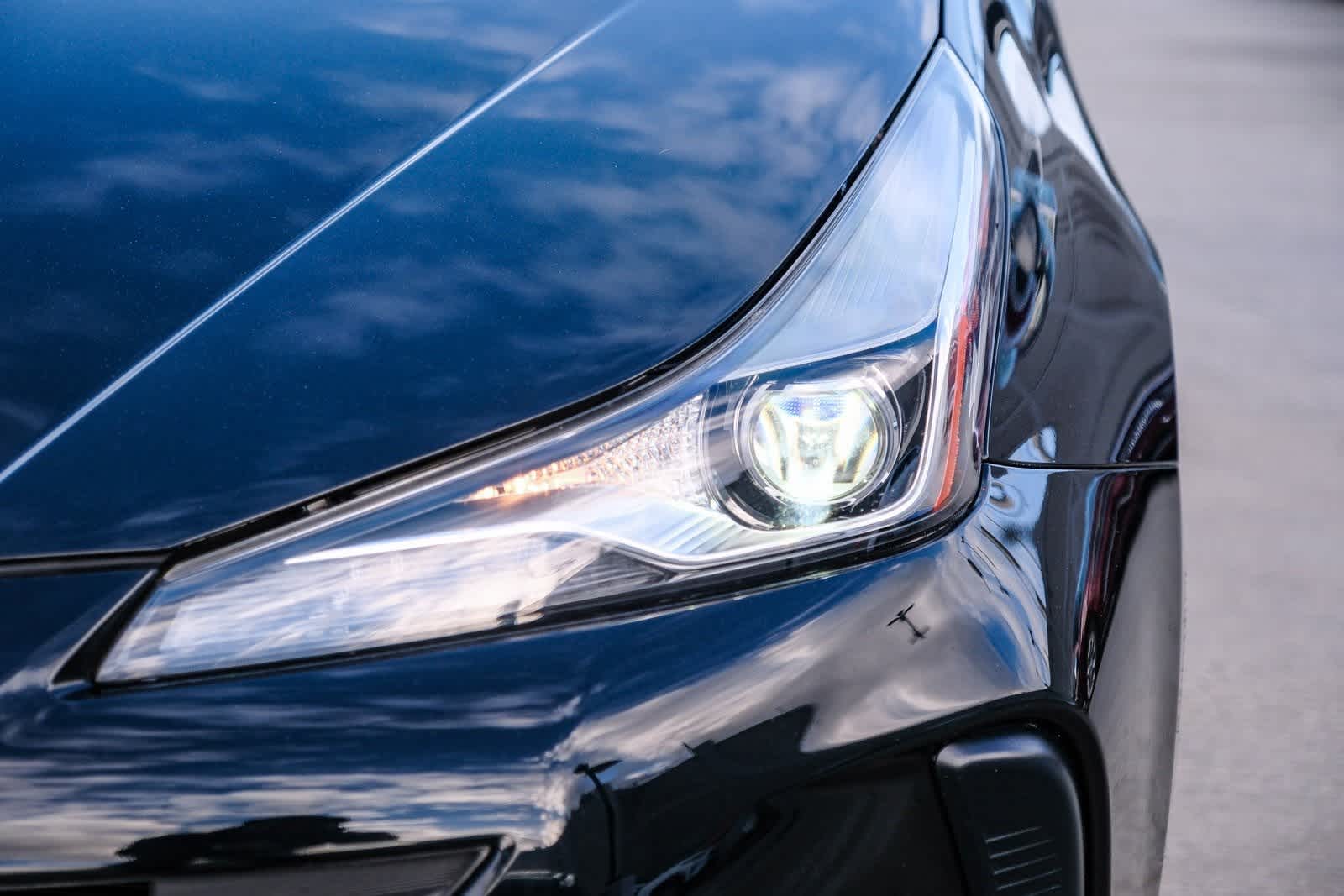 Thumbnail: 2022 Toyota Prius - 11