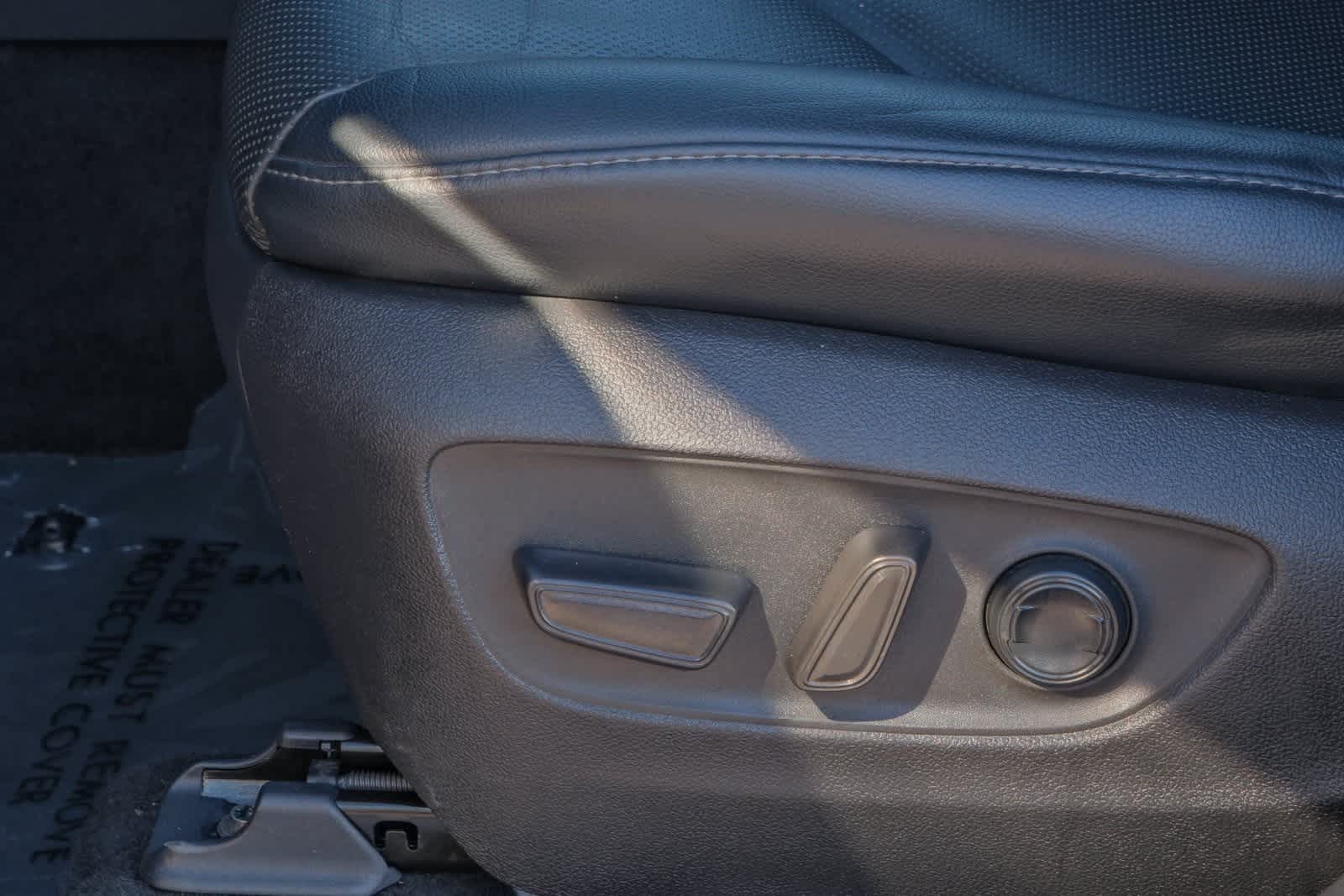 Thumbnail: 2022 Toyota Highlander - 24