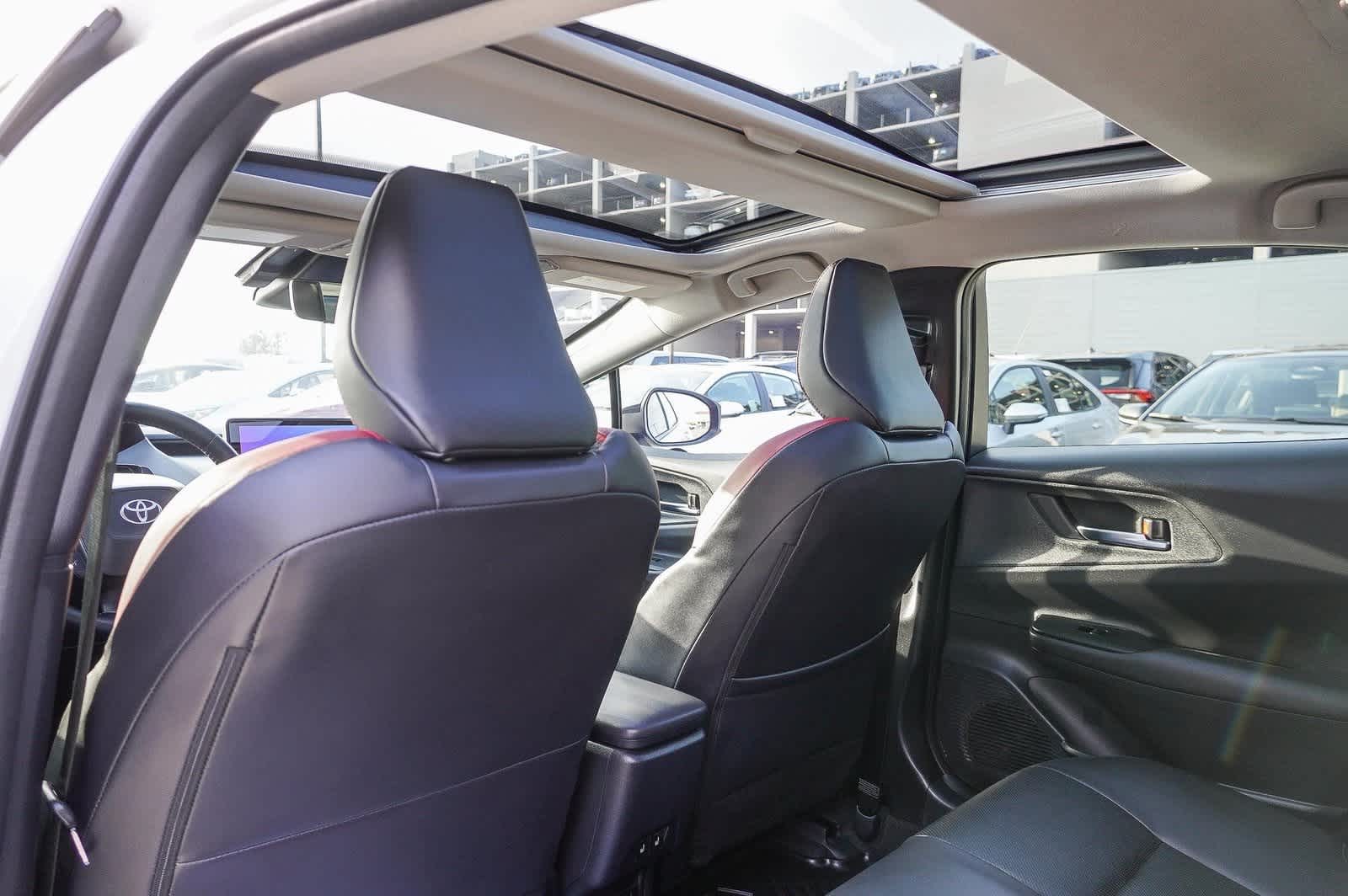 2024 Toyota Prius Prime Premium 18