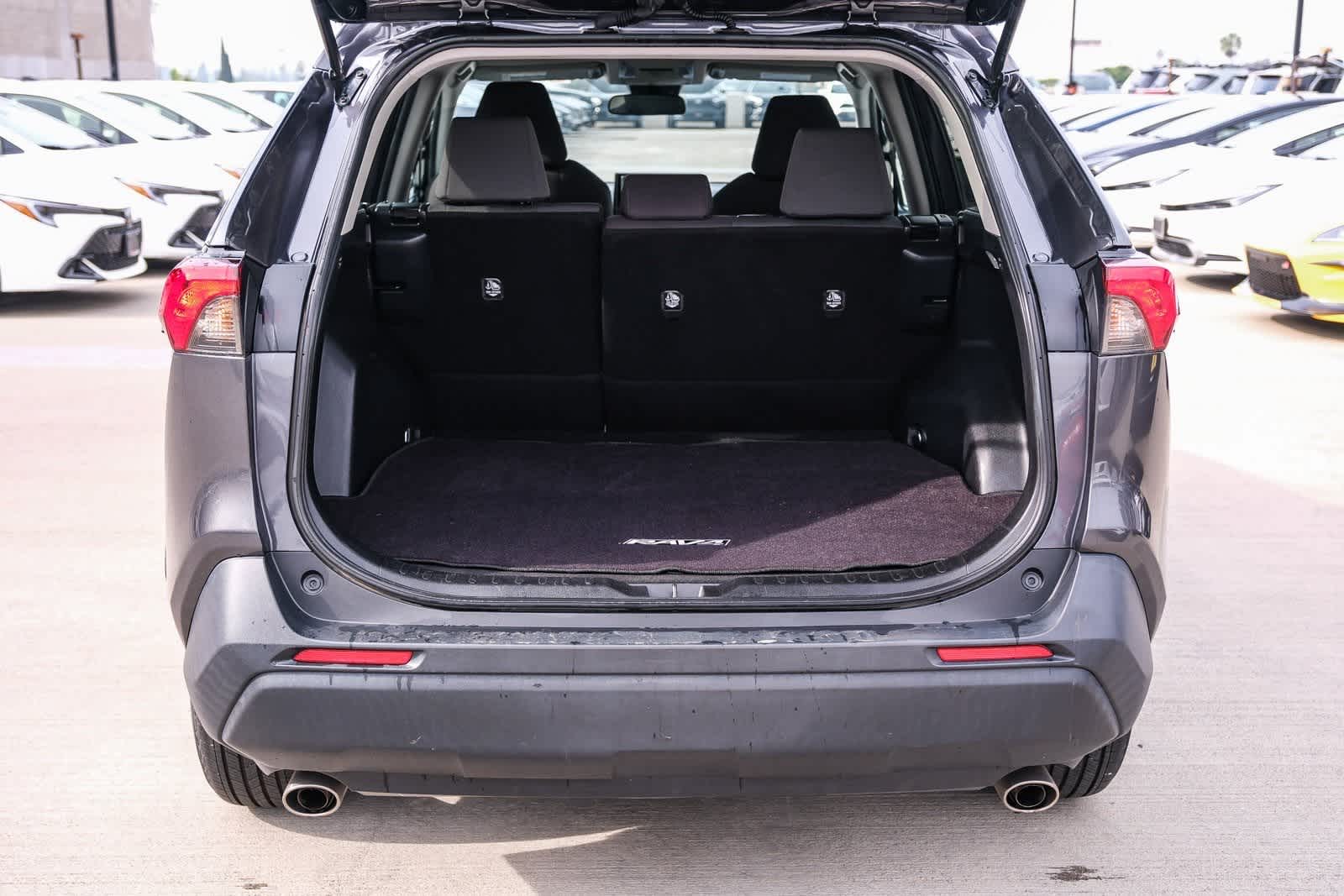 Thumbnail: 2020 Toyota RAV4 - 22