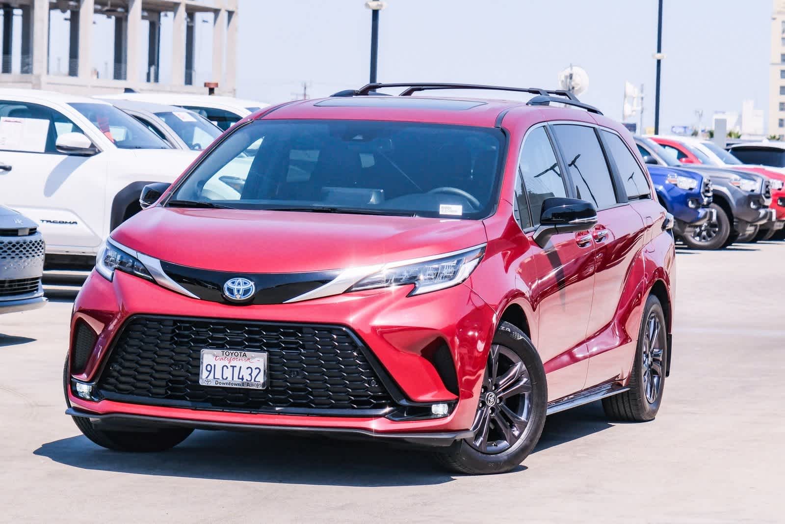 Thumbnail: 2024 Toyota Sienna - 1