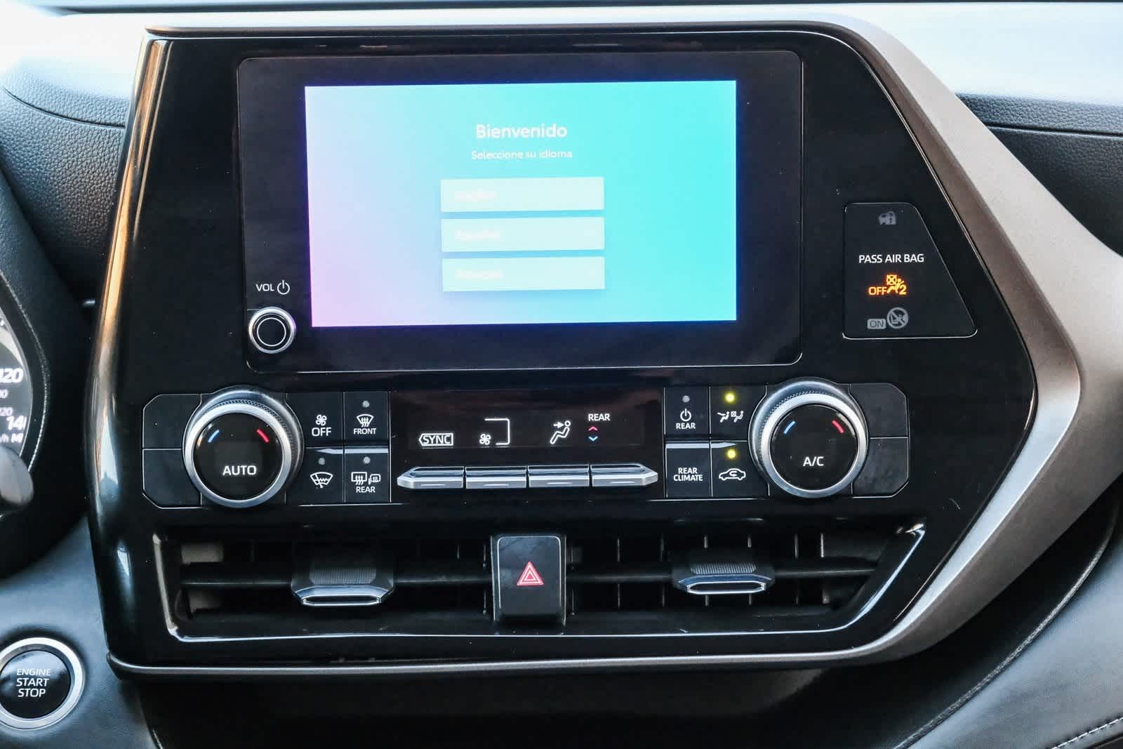 Thumbnail: 2024 Toyota Highlander - 14