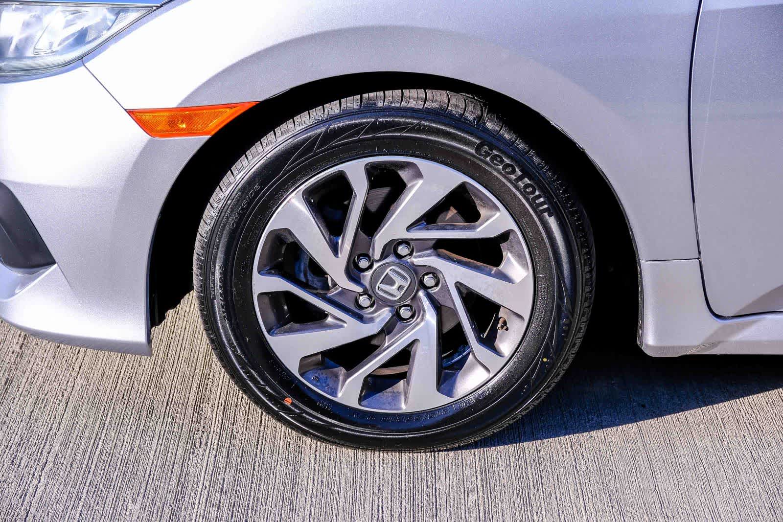 Thumbnail: 2017 Honda Civic - 10