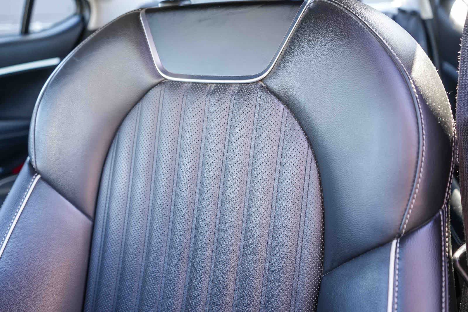 Thumbnail: 2019 Genesis G70 - 24