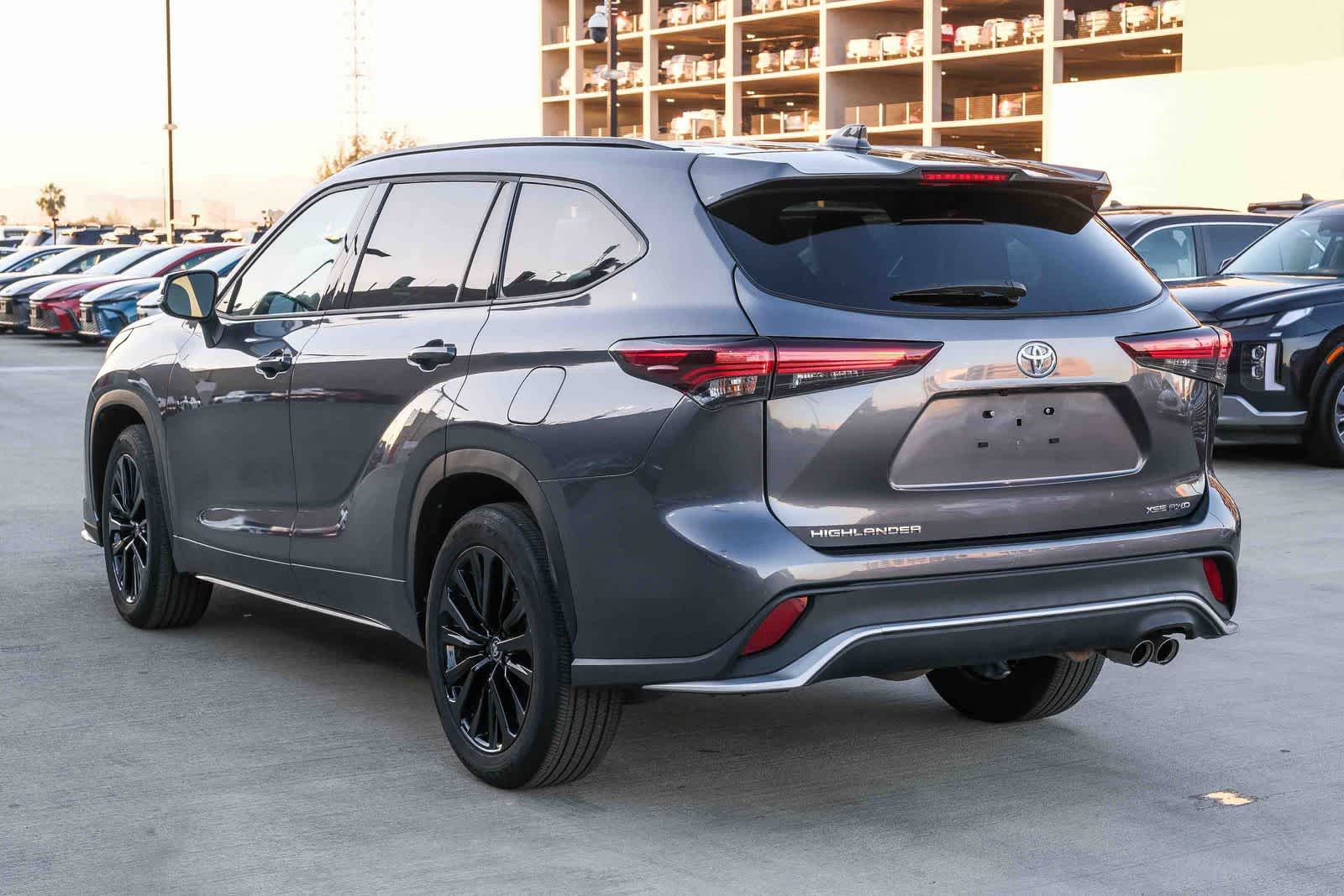 Thumbnail: 2025 Toyota Highlander - 6