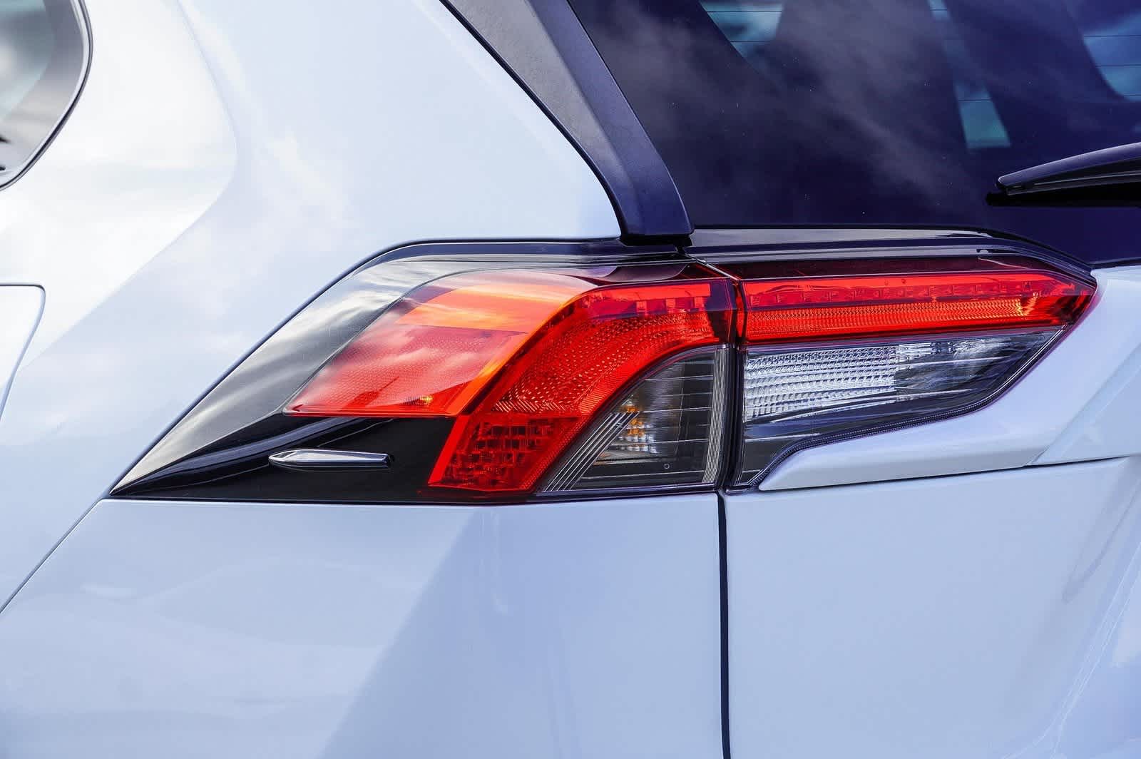 2021 Toyota RAV4 XLE 7
