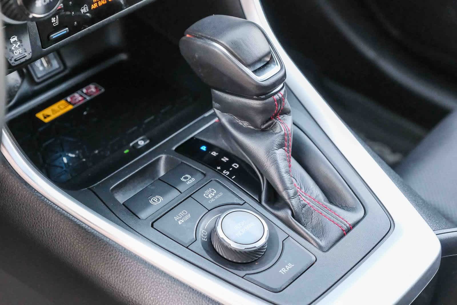 Thumbnail: 2025 Toyota RAV4 - 21