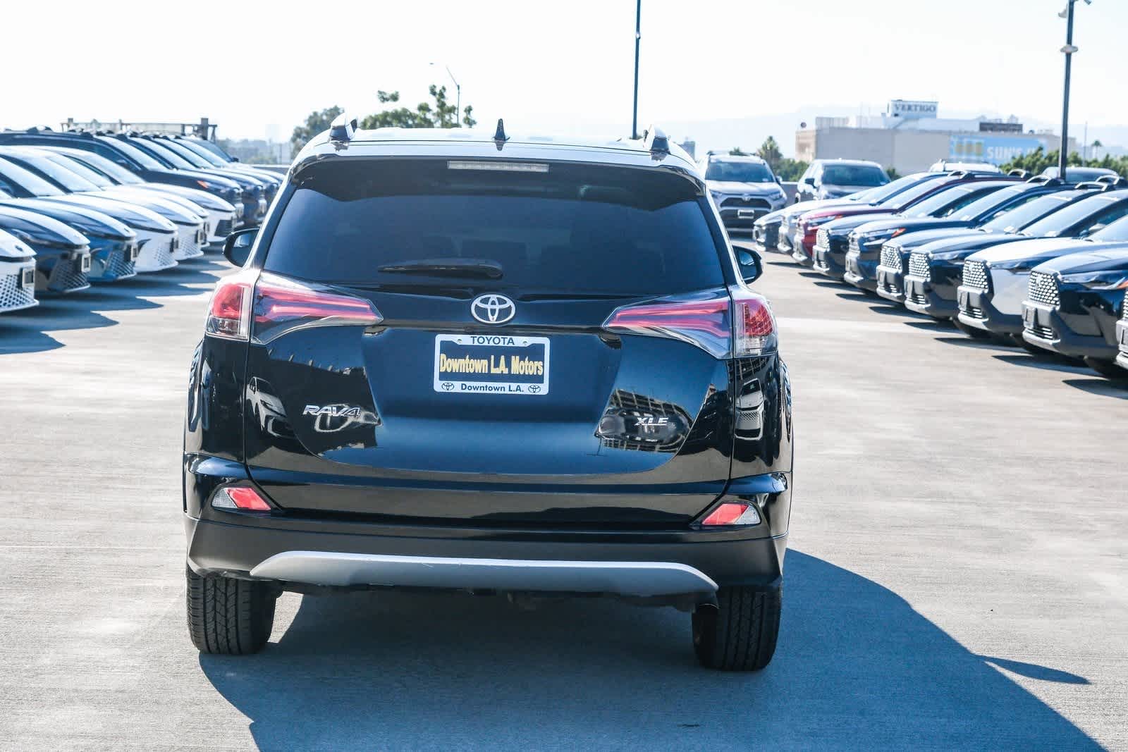 Thumbnail: 2017 Toyota RAV4 - 5