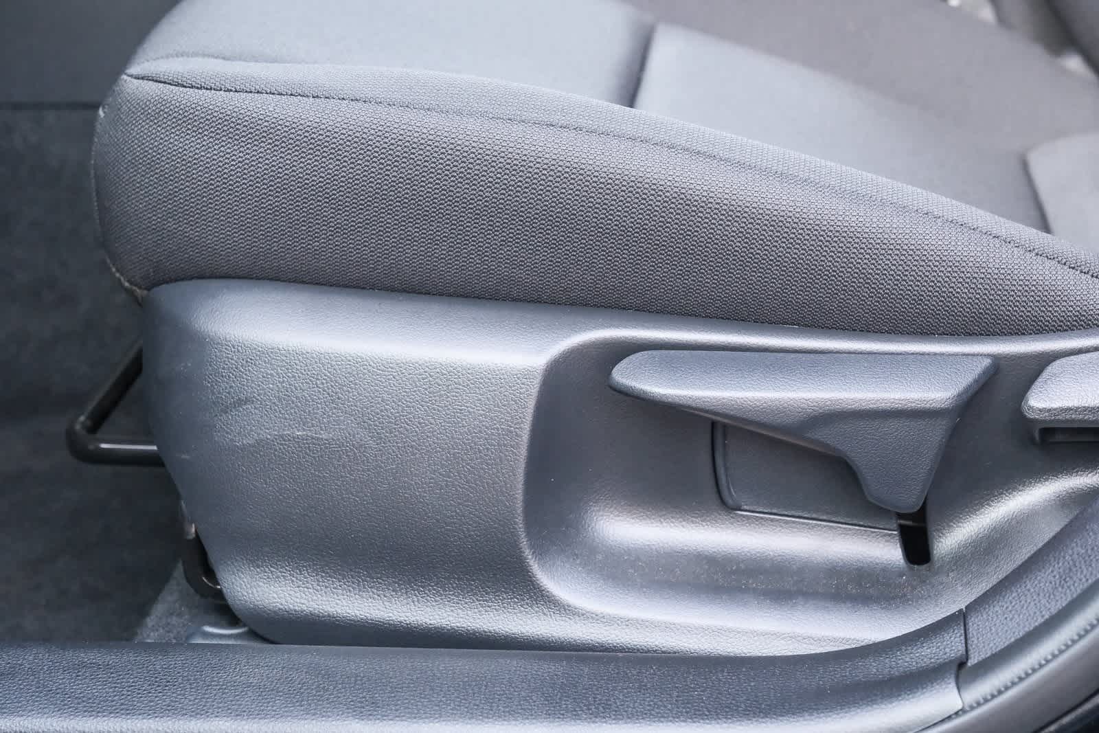 Thumbnail: 2025 Toyota Corolla - 25