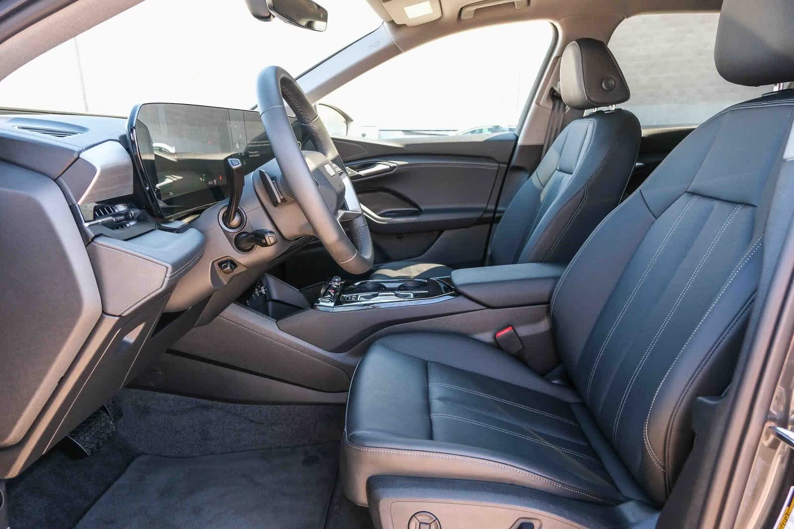 Thumbnail: 2025 Audi Q6 e-tron - 17