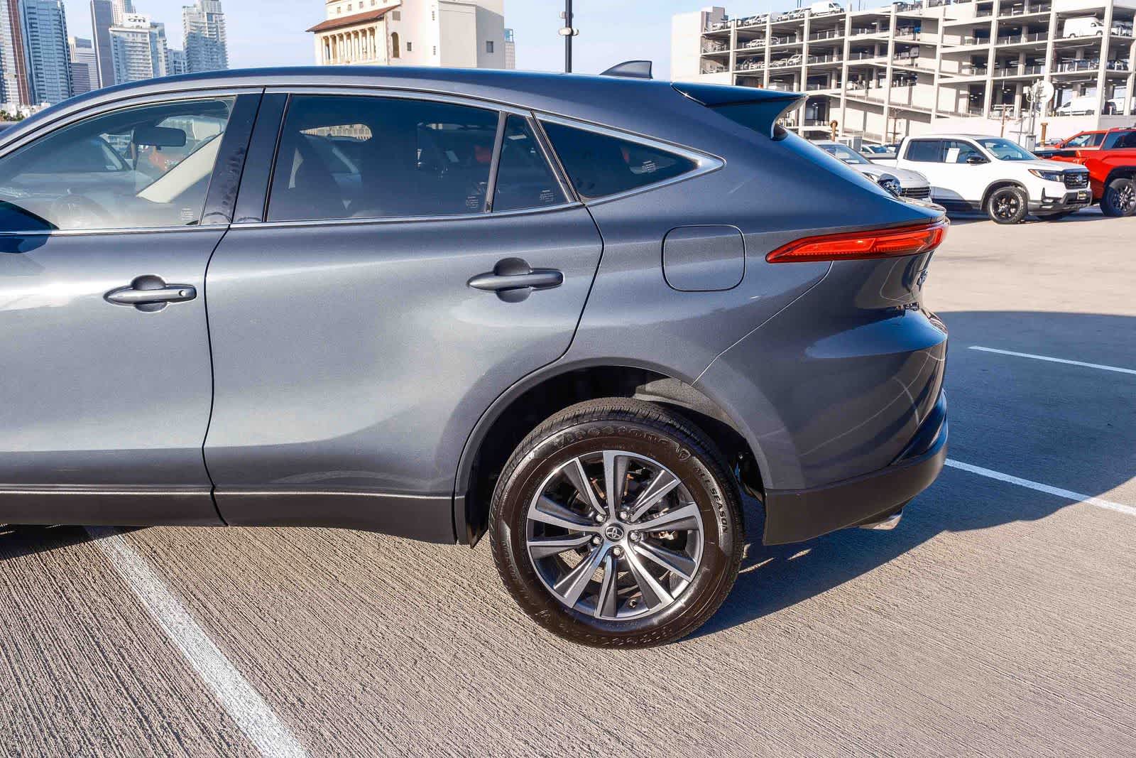 Thumbnail: 2022 Toyota Venza - 8