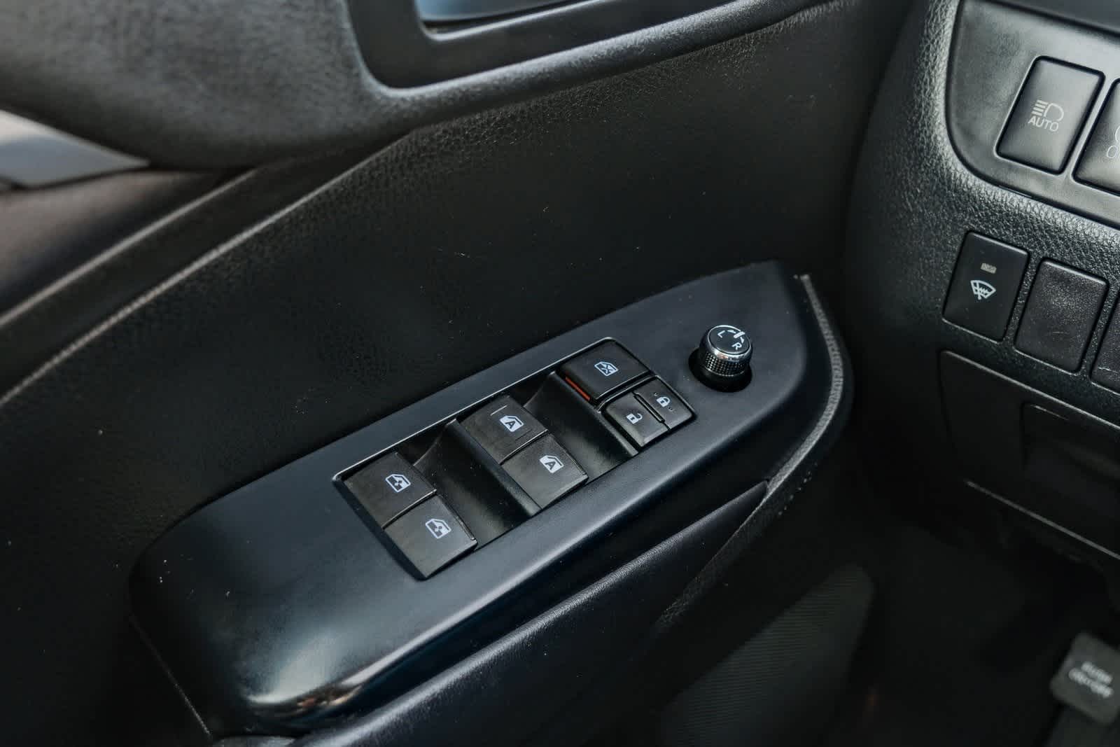 Thumbnail: 2019 Toyota Highlander - 27