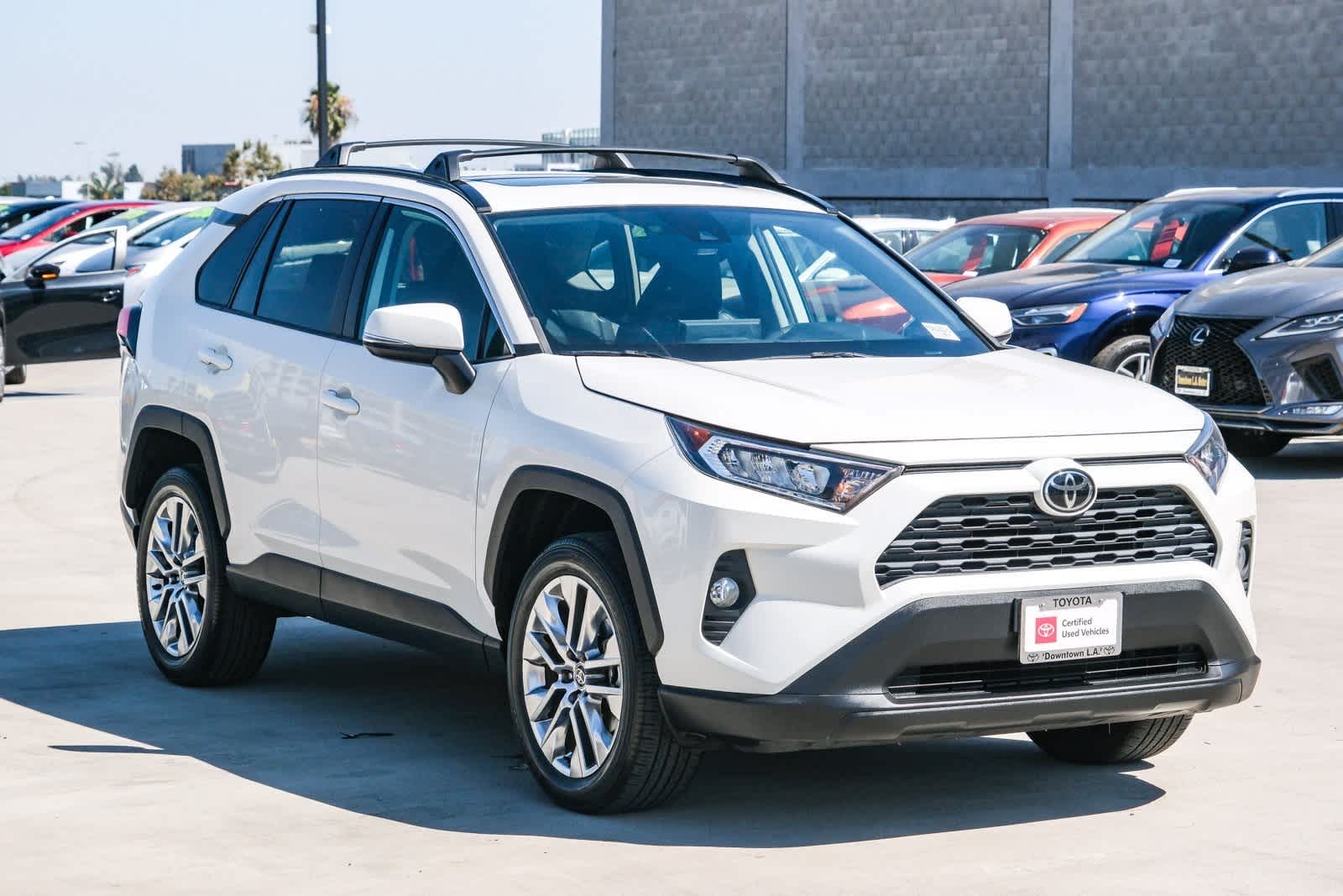 Thumbnail: 2021 Toyota RAV4 - 3