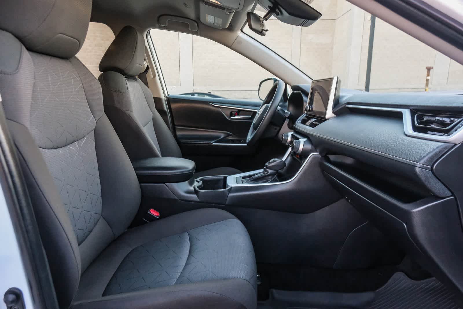 Thumbnail: 2024 Toyota RAV4 - 16