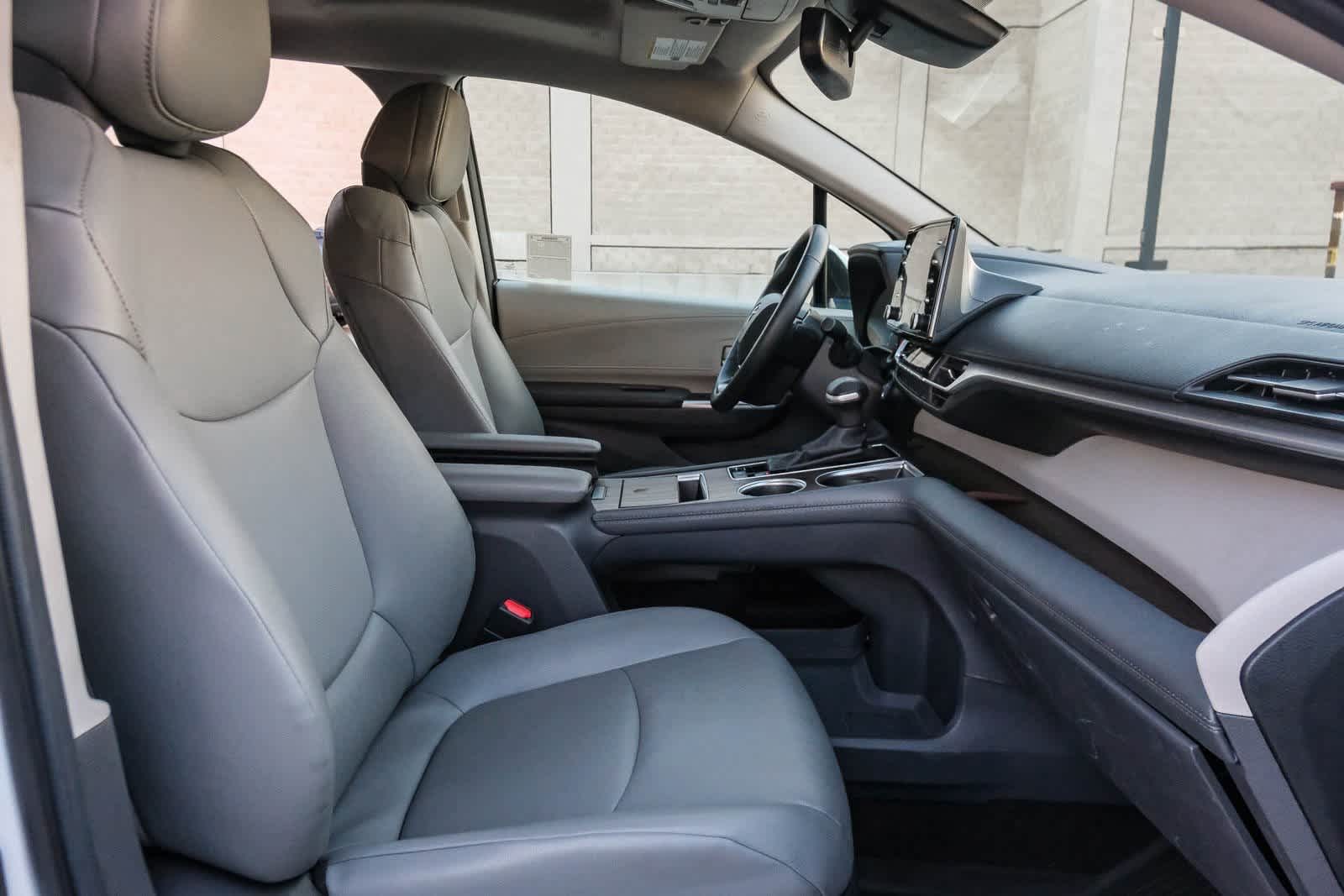 Thumbnail: 2024 Toyota Sienna - 16