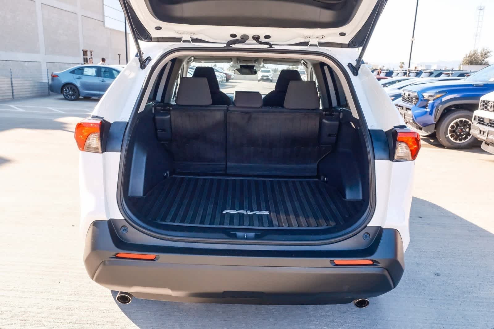 Thumbnail: 2024 Toyota RAV4 - 27