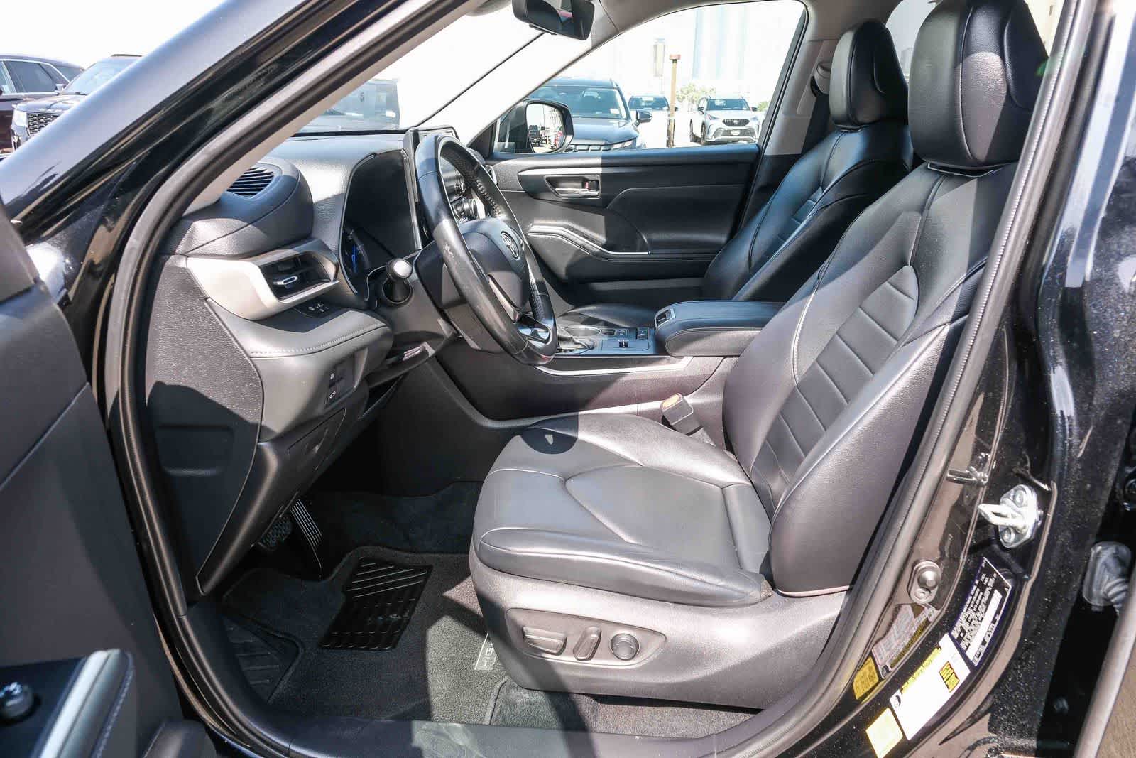 Thumbnail: 2021 Toyota Highlander - 19