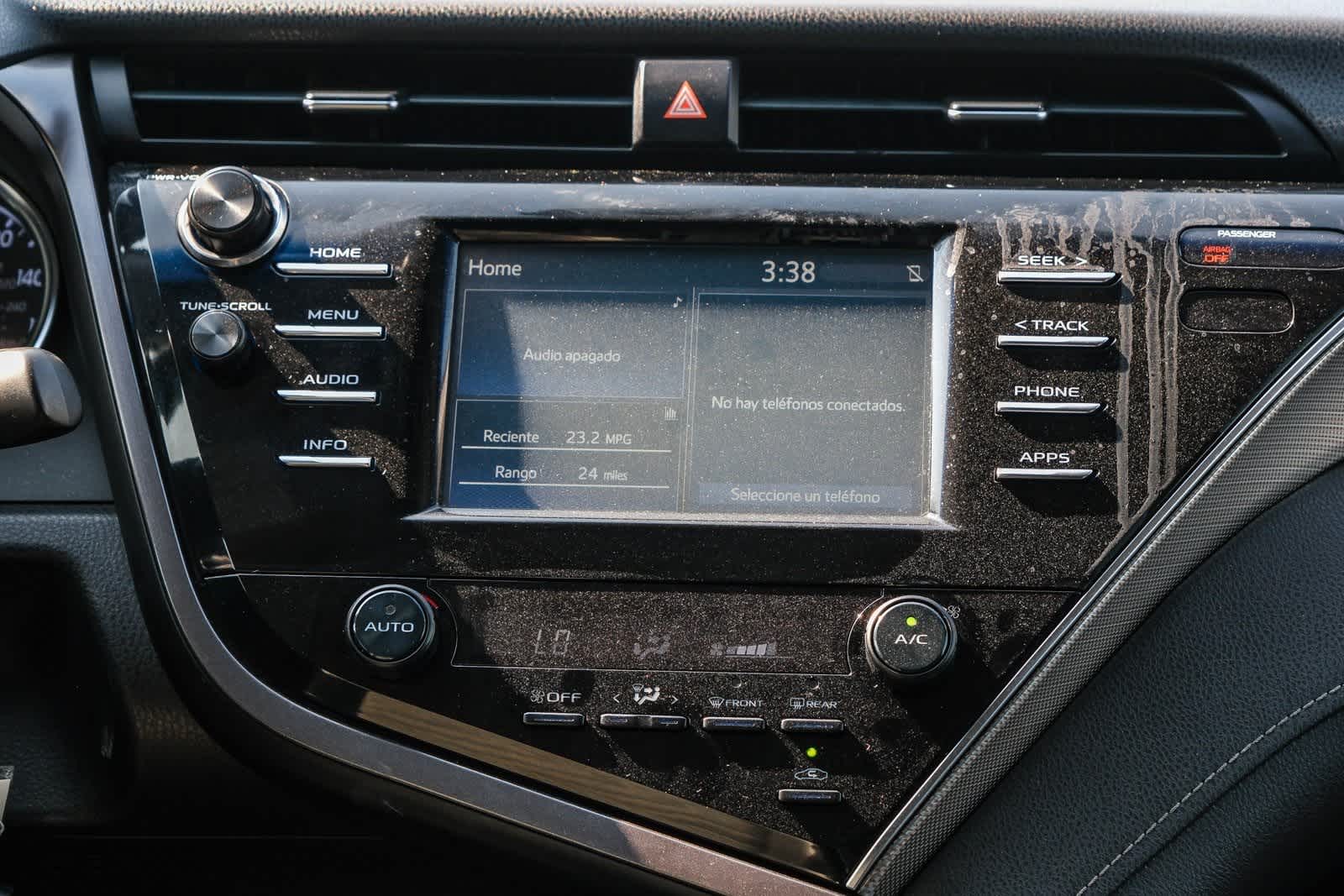 Thumbnail: 2018 Toyota Camry - 14
