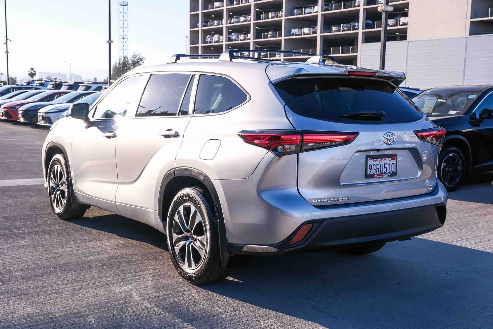 Thumbnail: 2023 Toyota Highlander - 6