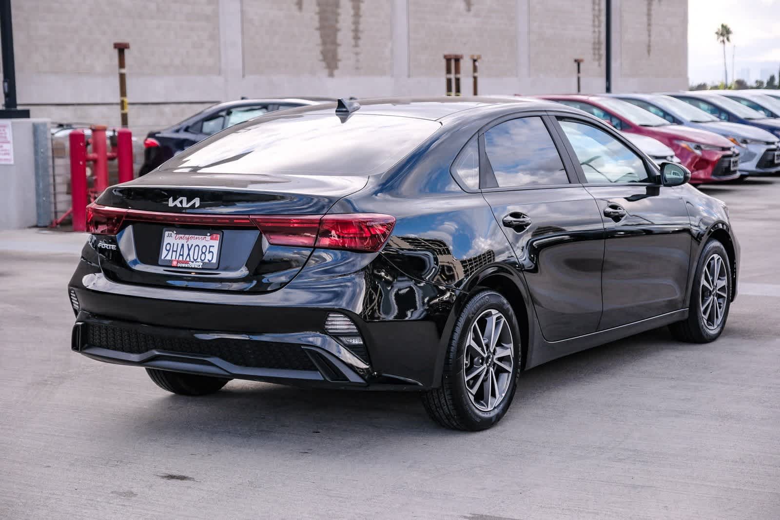 Thumbnail: 2023 Kia Forte - 4
