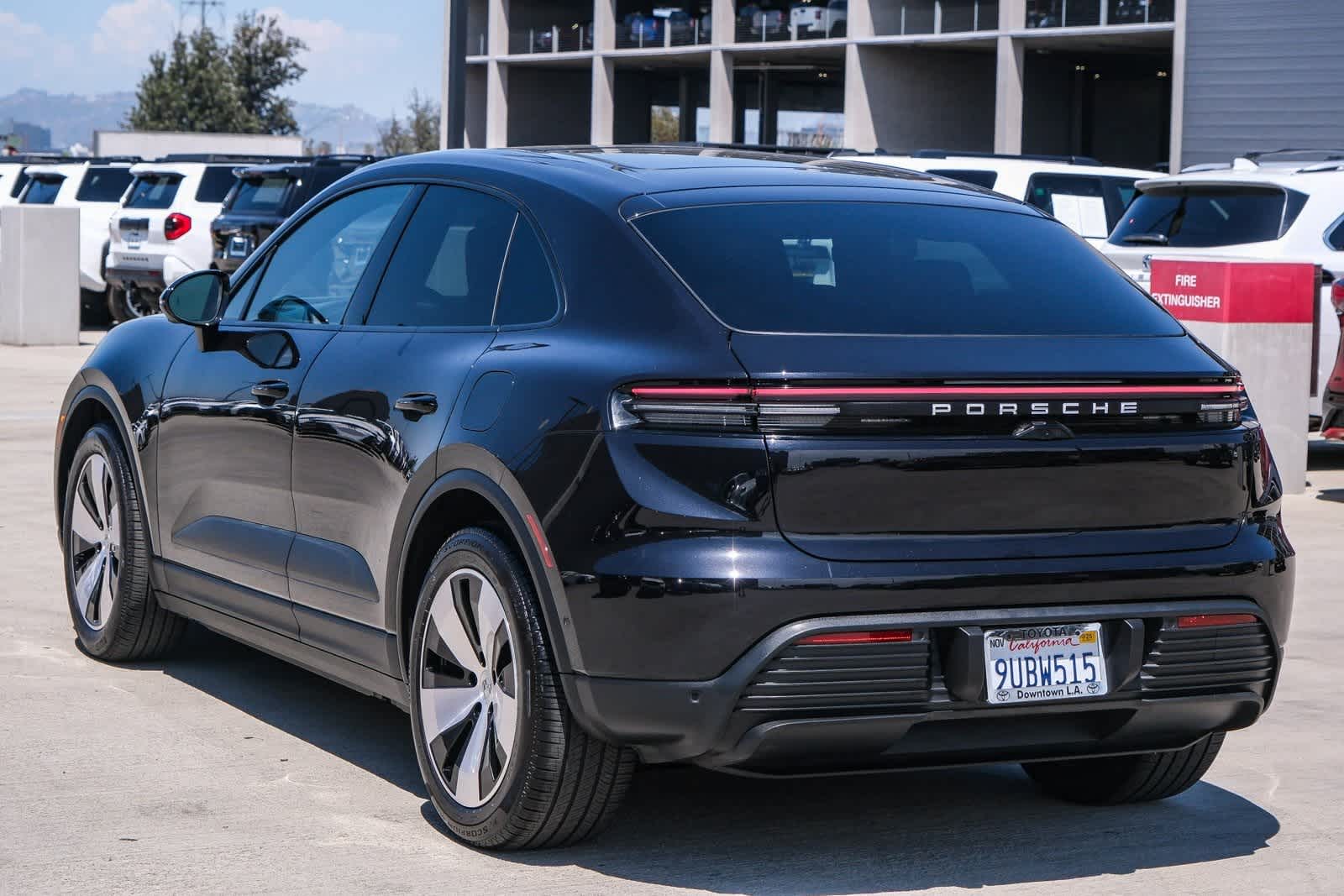 Thumbnail: 2024 Porsche Macan - 6