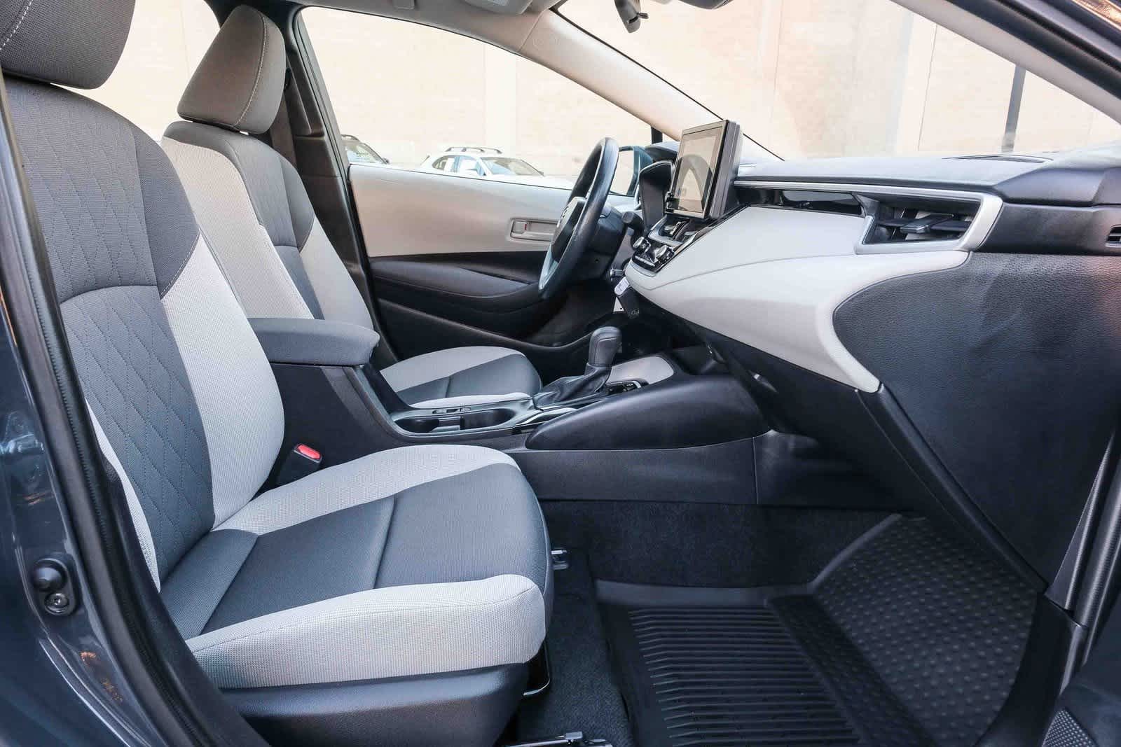 Thumbnail: 2025 Toyota Corolla - 18