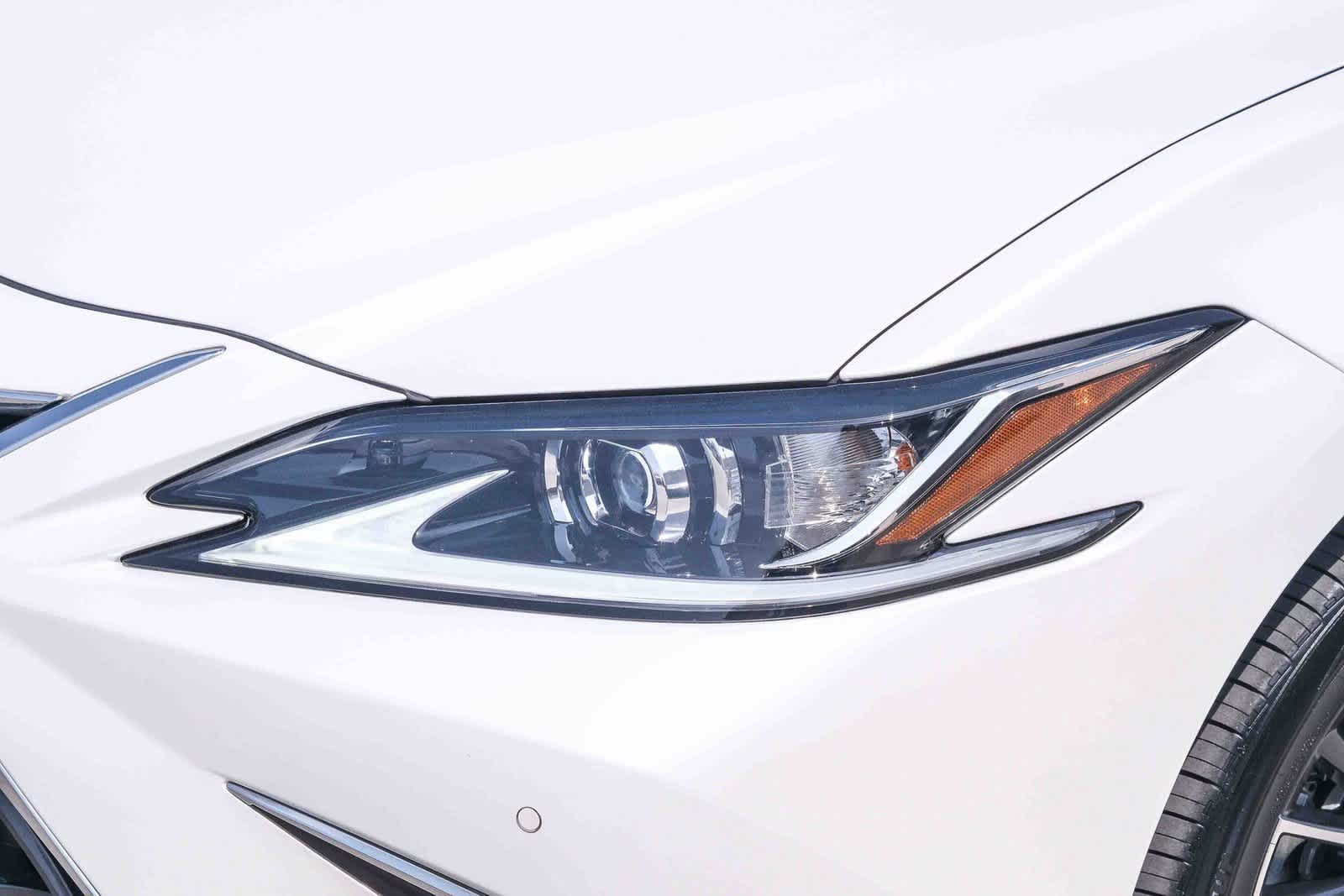 Thumbnail: 2025 Lexus ES - 11