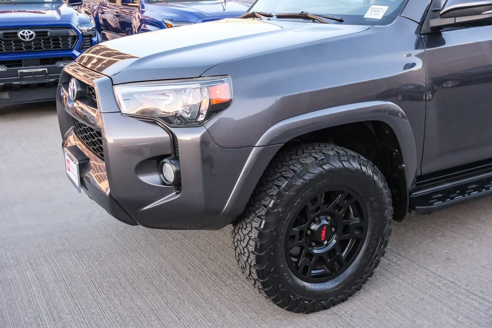 Thumbnail: 2019 Toyota 4Runner - 12