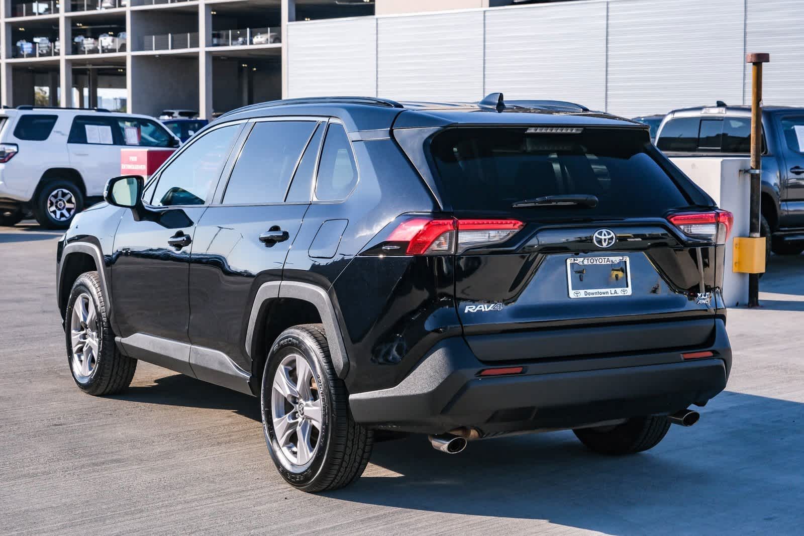 Thumbnail: 2022 Toyota RAV4 - 6