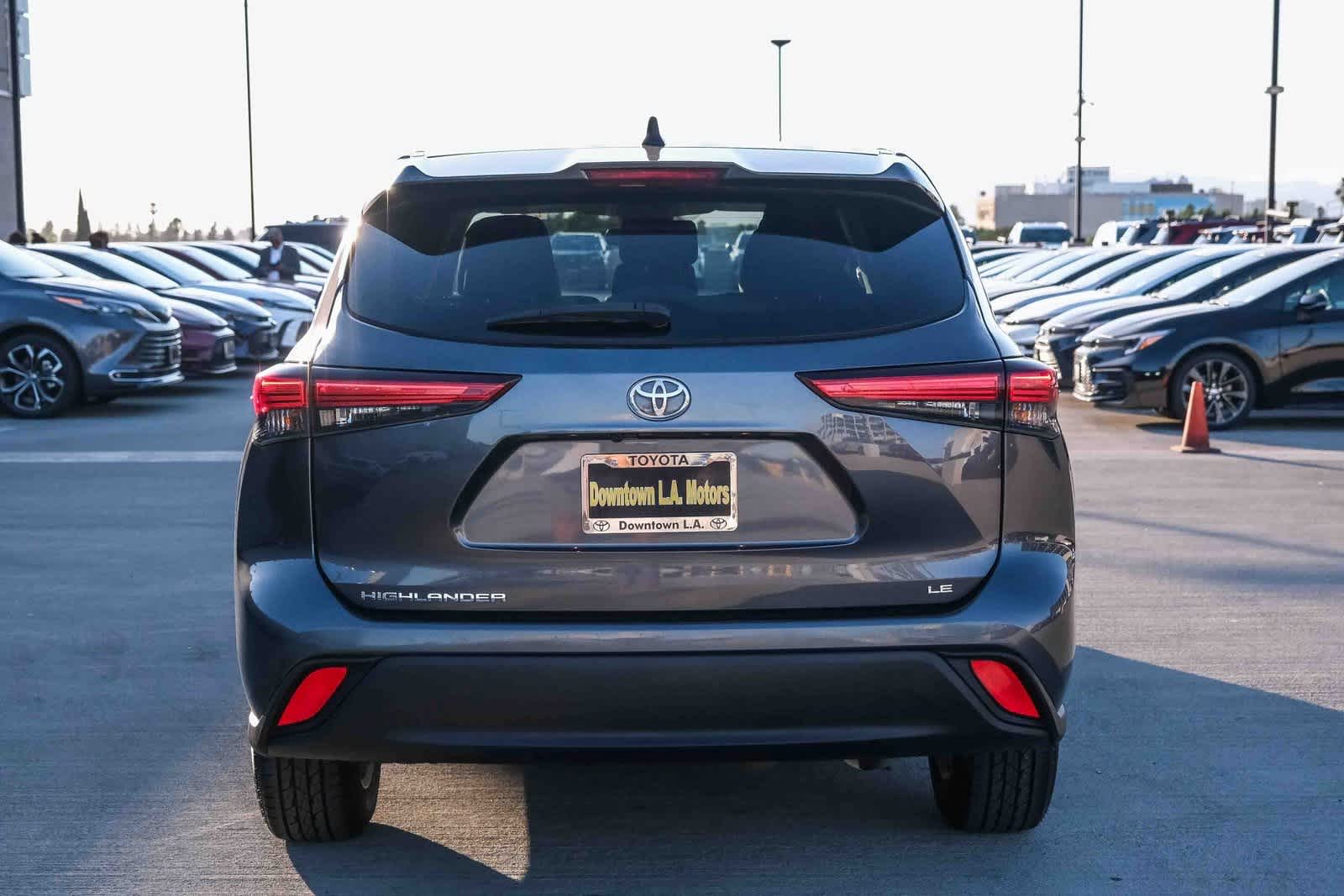 Thumbnail: 2022 Toyota Highlander - 5