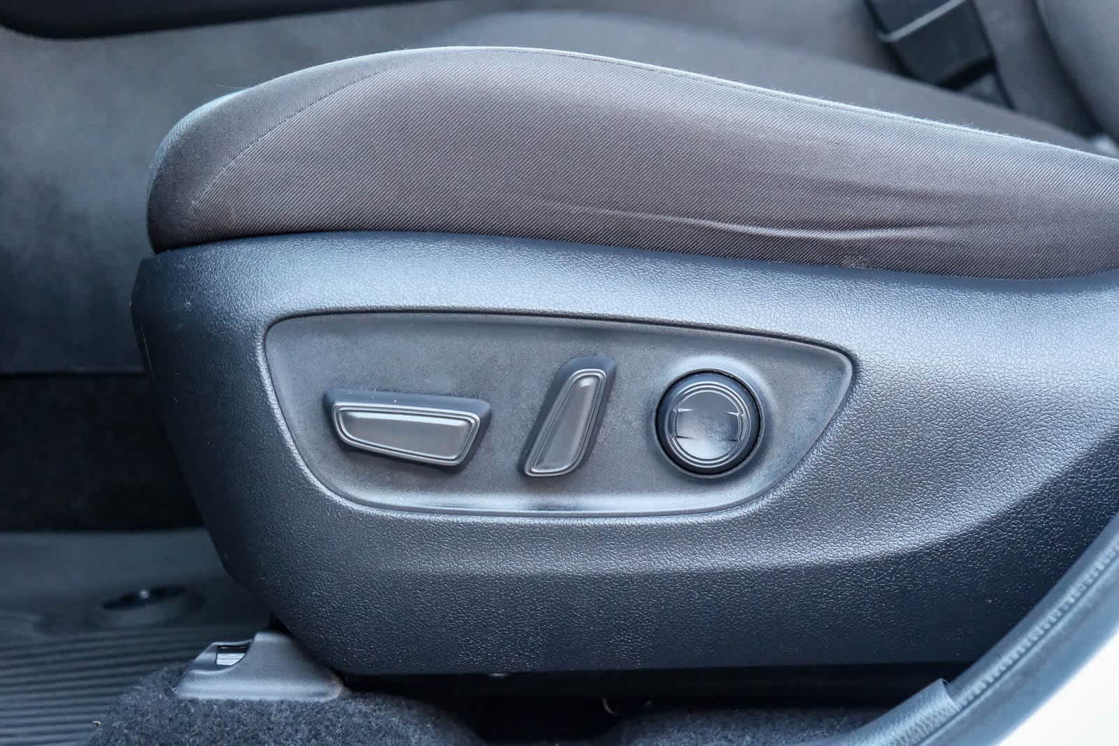 Thumbnail: 2024 Toyota RAV4 - 22