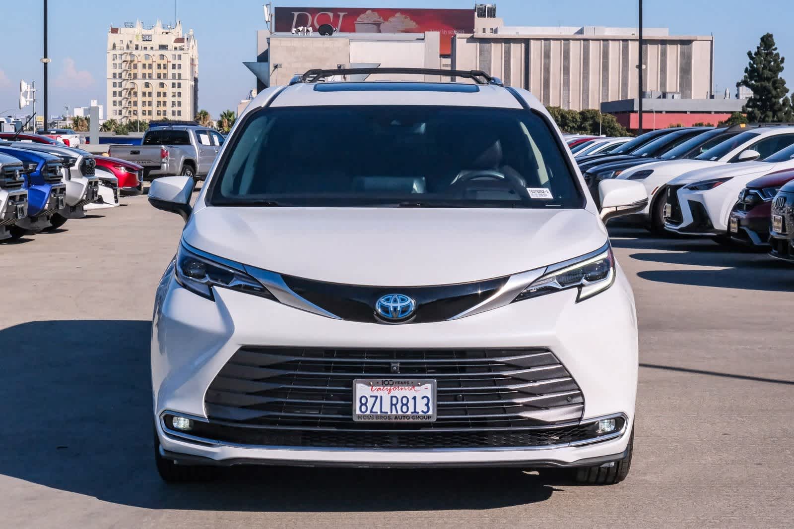 Thumbnail: 2022 Toyota Sienna - 2