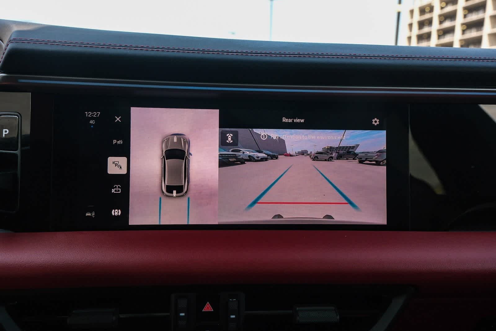 Thumbnail: 2024 Porsche Macan - 24