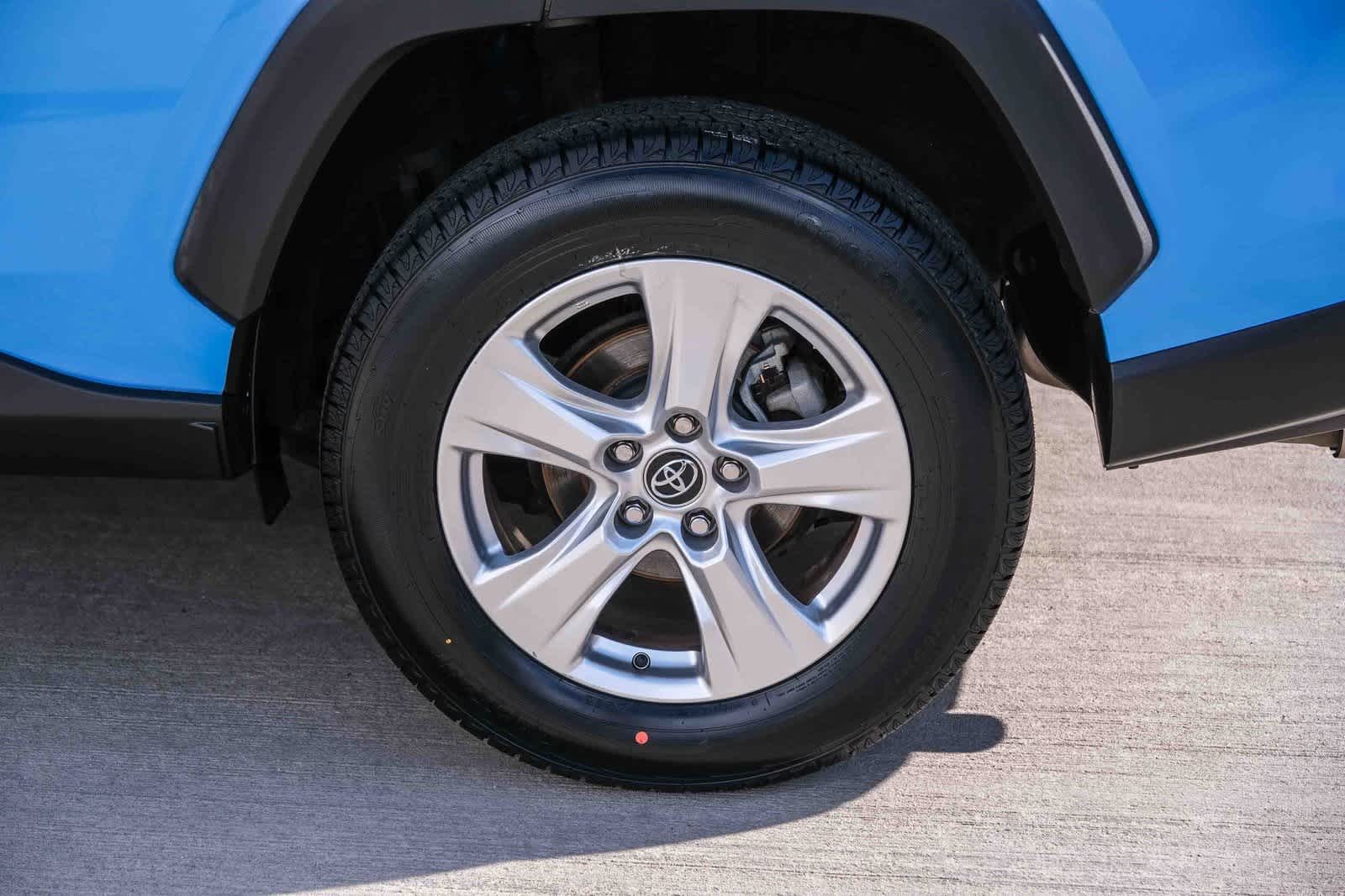 Thumbnail: 2021 Toyota RAV4 - 9