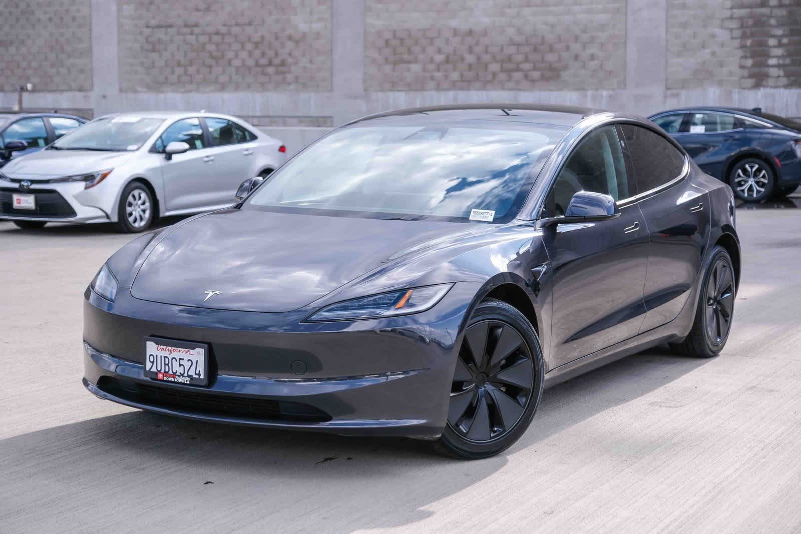 Thumbnail: 2025 Tesla Model 3 - 1
