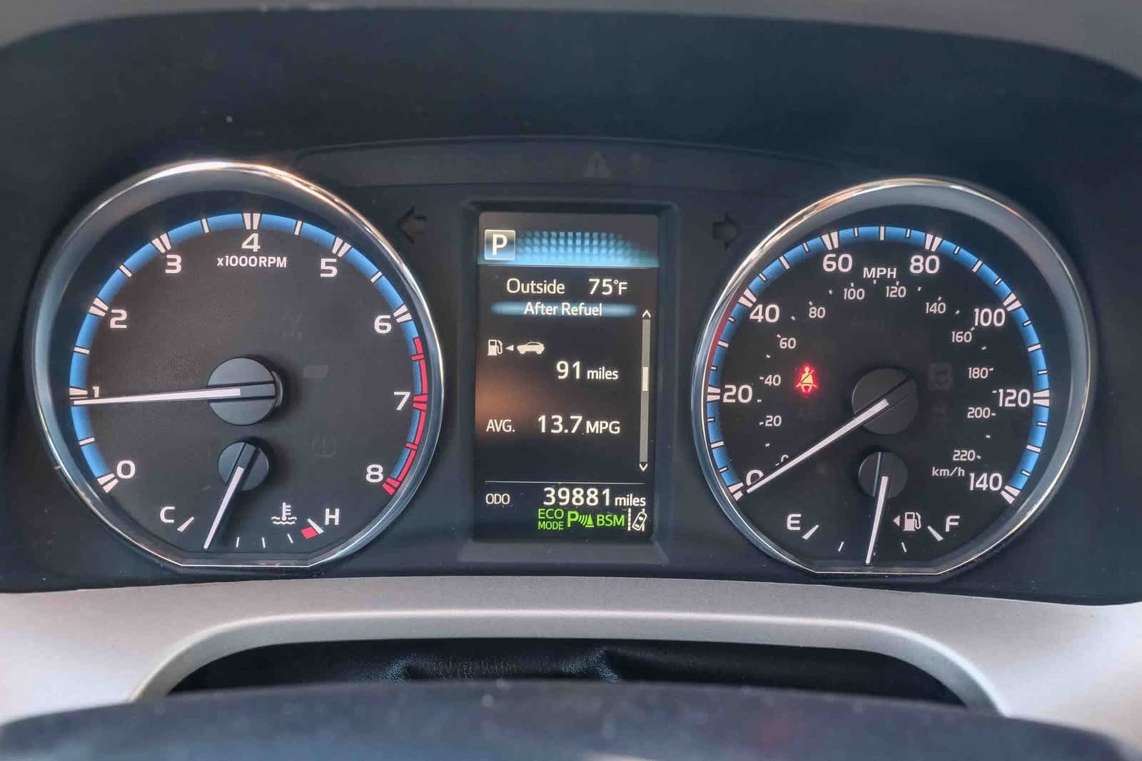 Thumbnail: 2017 Toyota RAV4 - 25