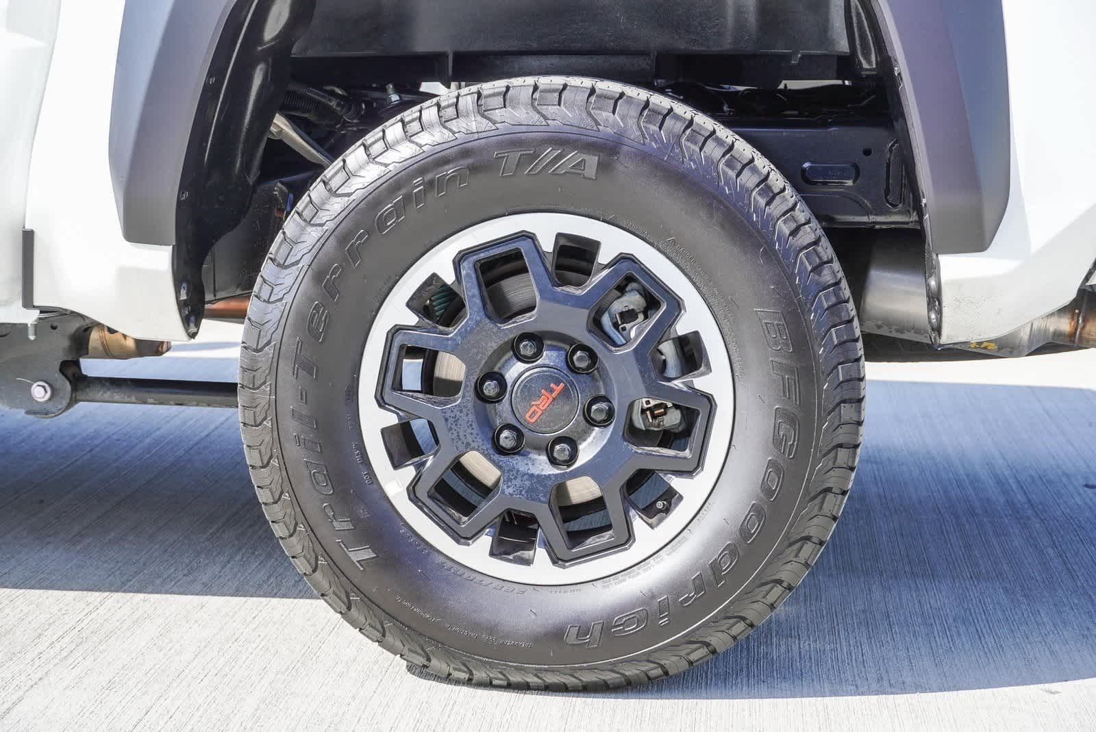 2024 Toyota Tacoma TRD Off-Road 9