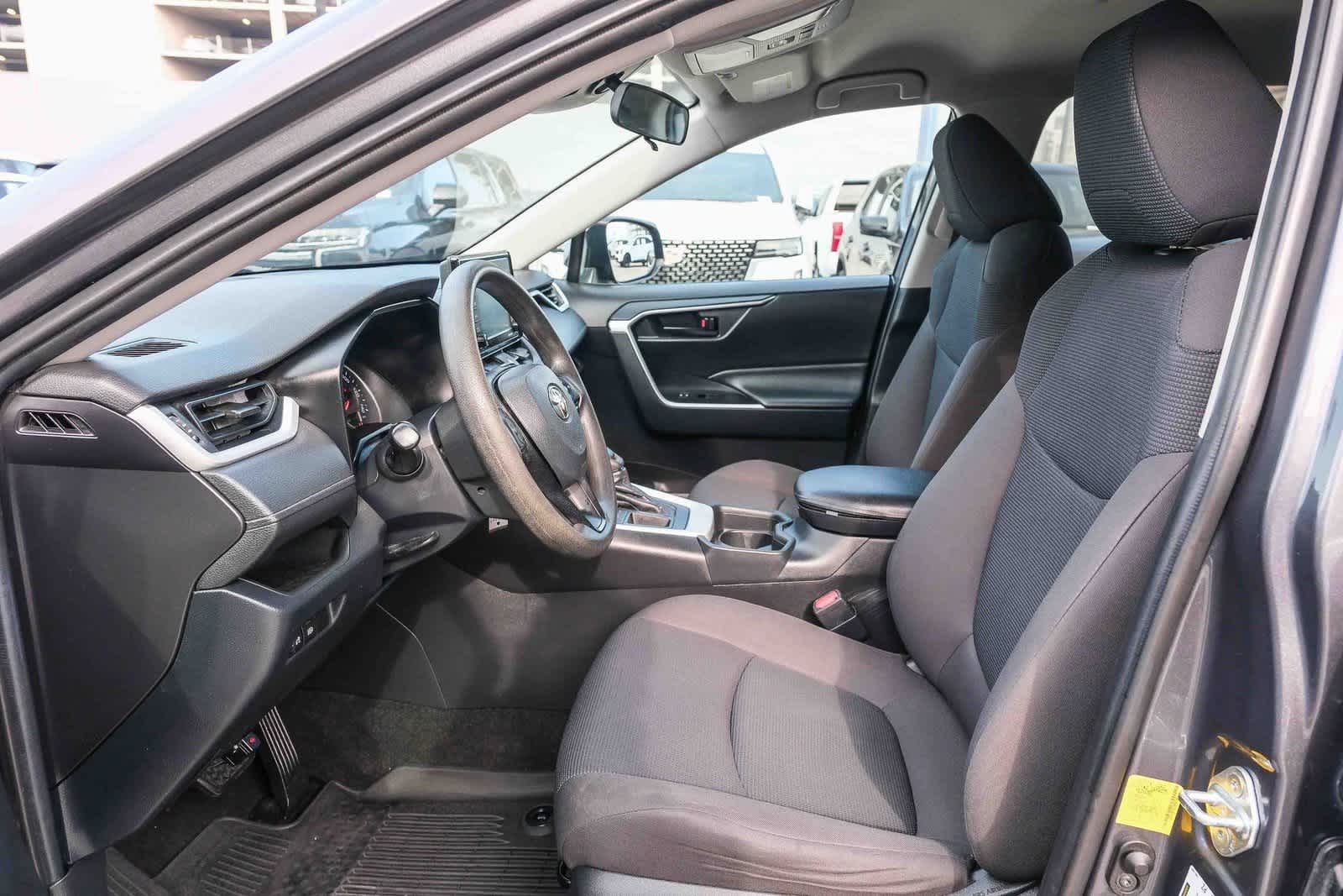 Thumbnail: 2020 Toyota RAV4 - 20