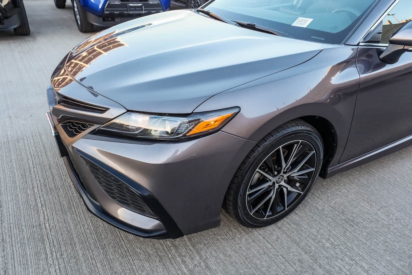 Thumbnail: 2022 Toyota Camry - 12
