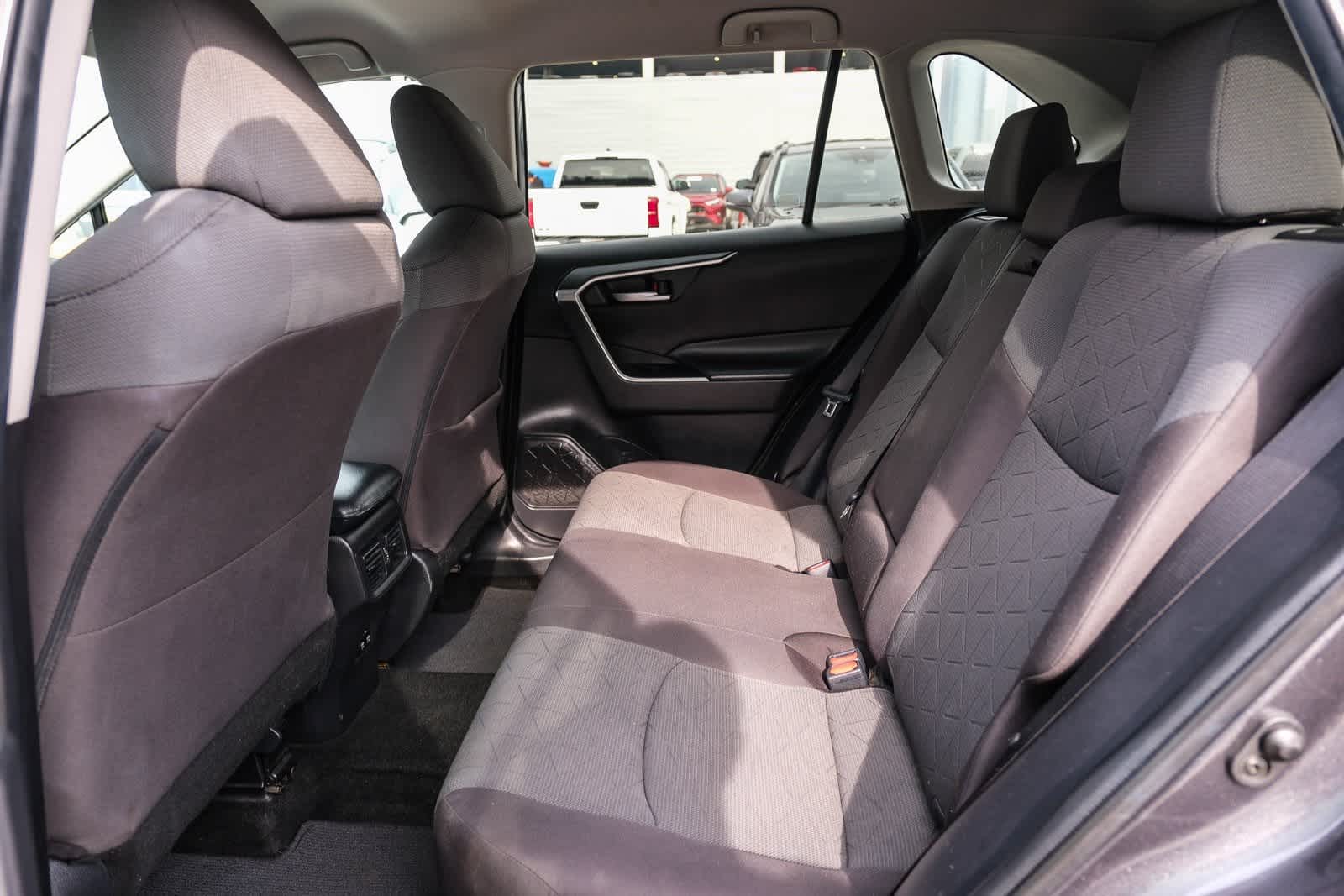 Thumbnail: 2020 Toyota RAV4 - 14