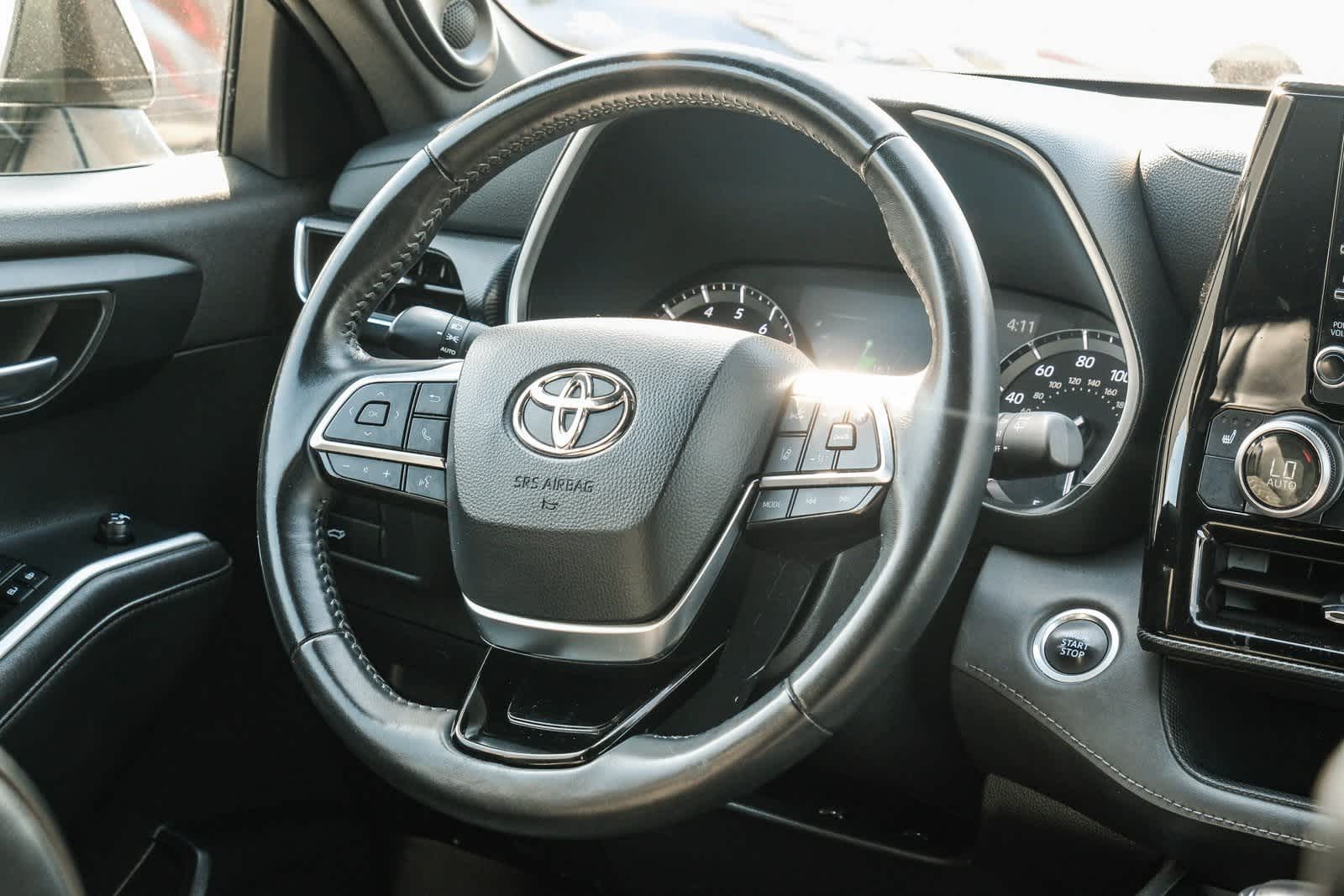 Thumbnail: 2021 Toyota Highlander - 16